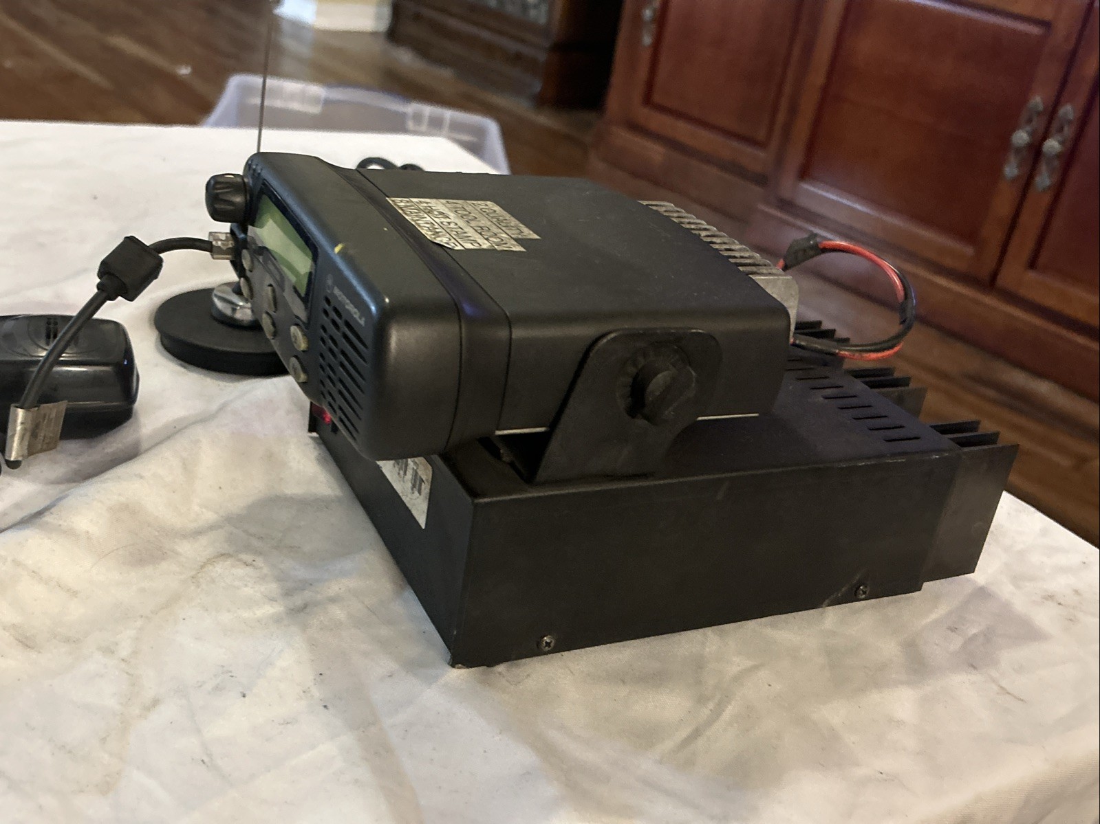 Motorola CDM1250 Two Way Radio & Ashtron SL-11R Base