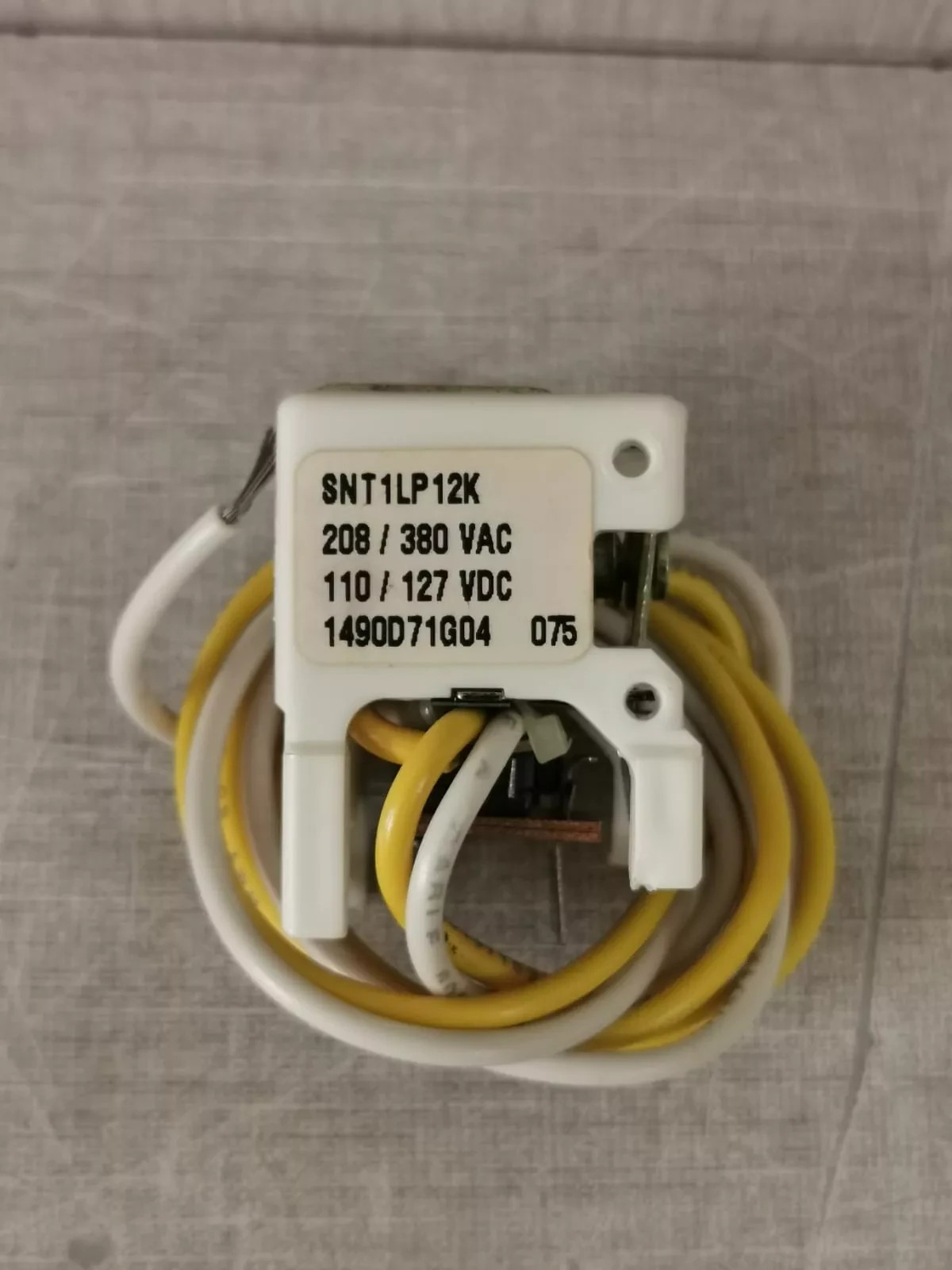 EATON SNT1LP12K Shunt Trip for Cutler-Hammer Type F Breaker 1490D71G04 New