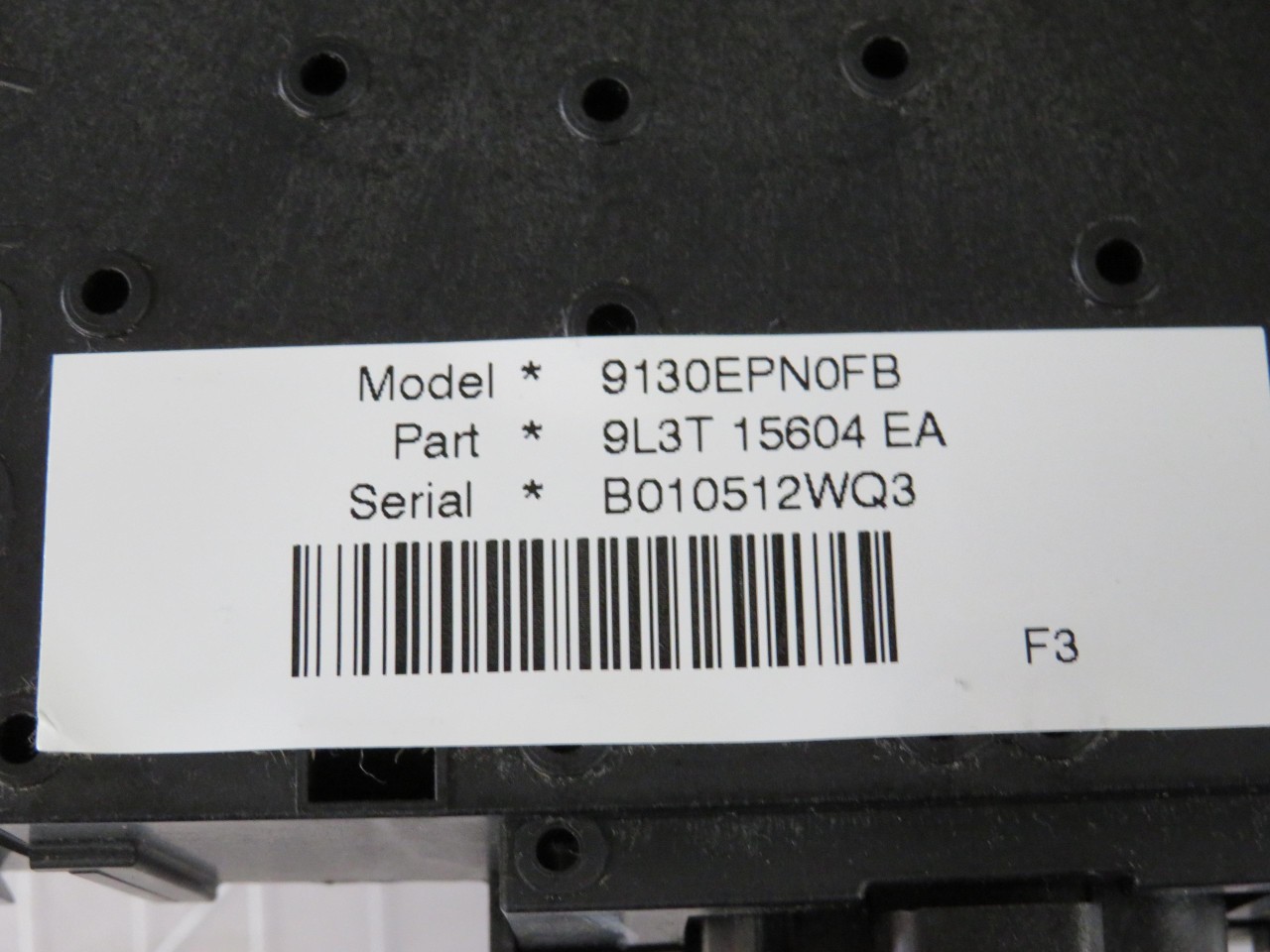 FOMOCO 9L3T 15604 EA 9130EPN0FB INTERIOR CABIN FUSEBOX W CONNECTOR DAMAGE T15961