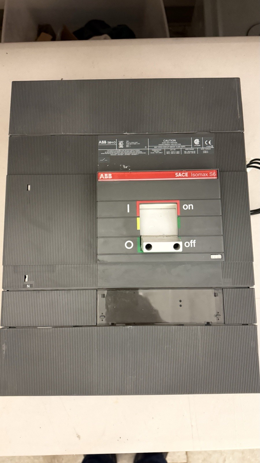 ABB SACE Isomax S6H-D Main Breaker 800A 4-Pole 400V AC Type D Trip Indicator
