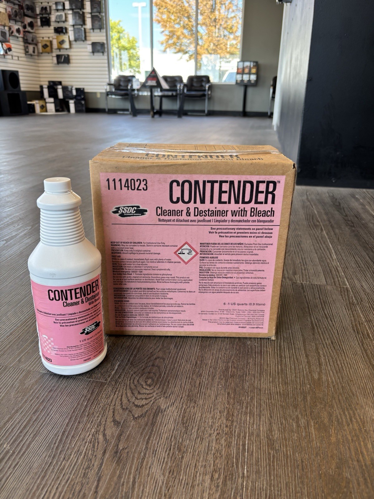 Contender 1114023 Cleaner and Destainer with Bleach – 1qt (Pack of 6)