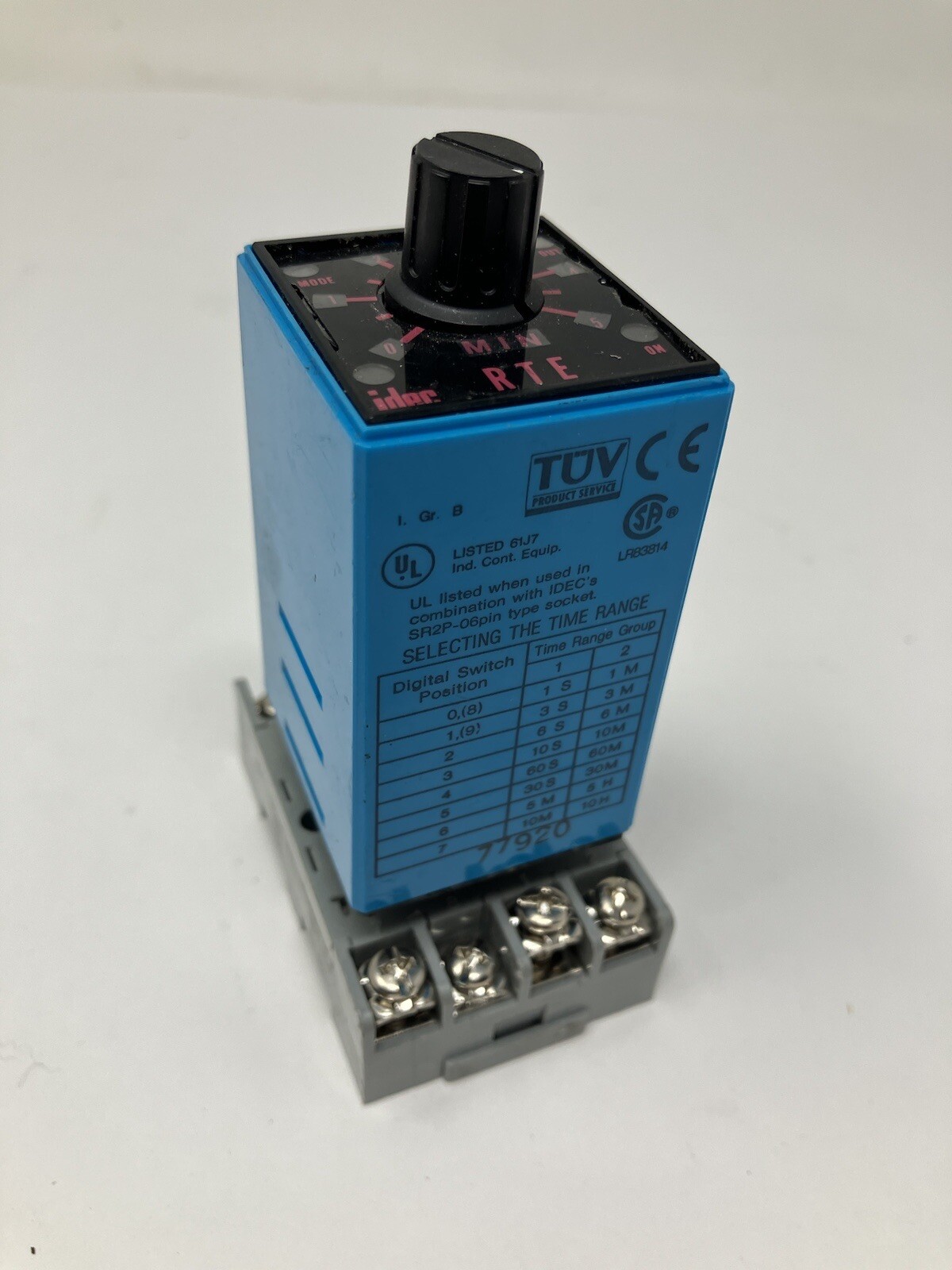 IDEC RTE-P11 8-Pin Electronic Timer with 5X852E Socket Base