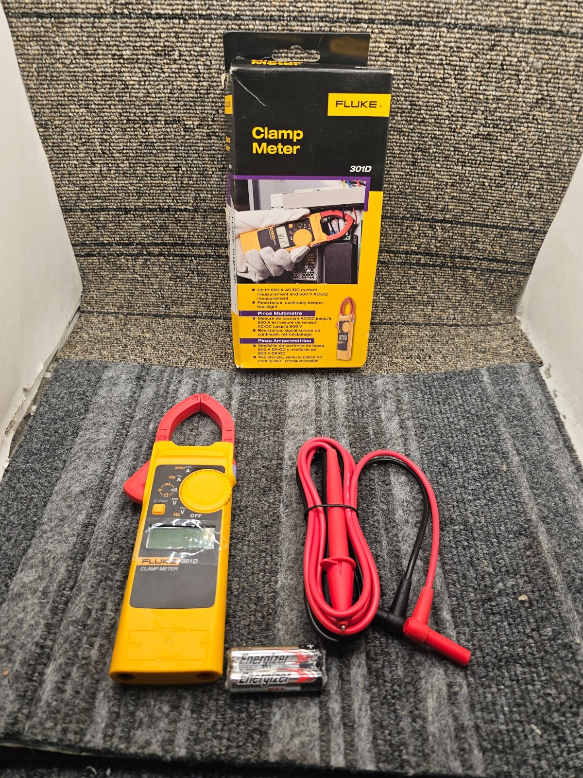 Fluke 301D/ESP Ultra-Slim Body Thin-Jaw Palm-Sized AC/DC Digital Clamp Meter