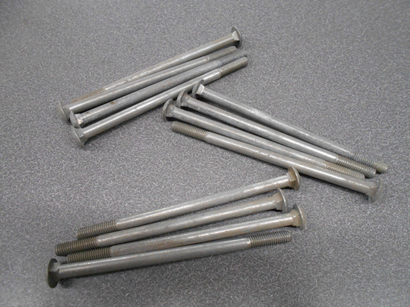 Carriage Bolt 7/16″ x 8.00″. Carriage Bolts. (LOT OF 12), Grade 2, Coarse. NOS!