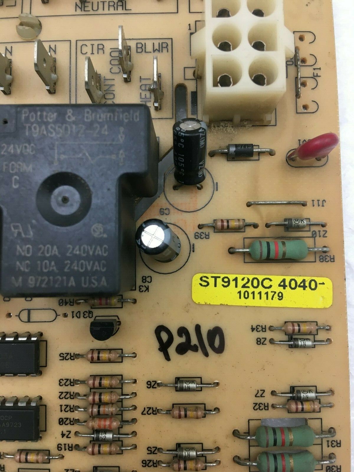 HONEYWELL ST9120C4040 Furnace Control Circuit Board HQ1011179HW used #P439