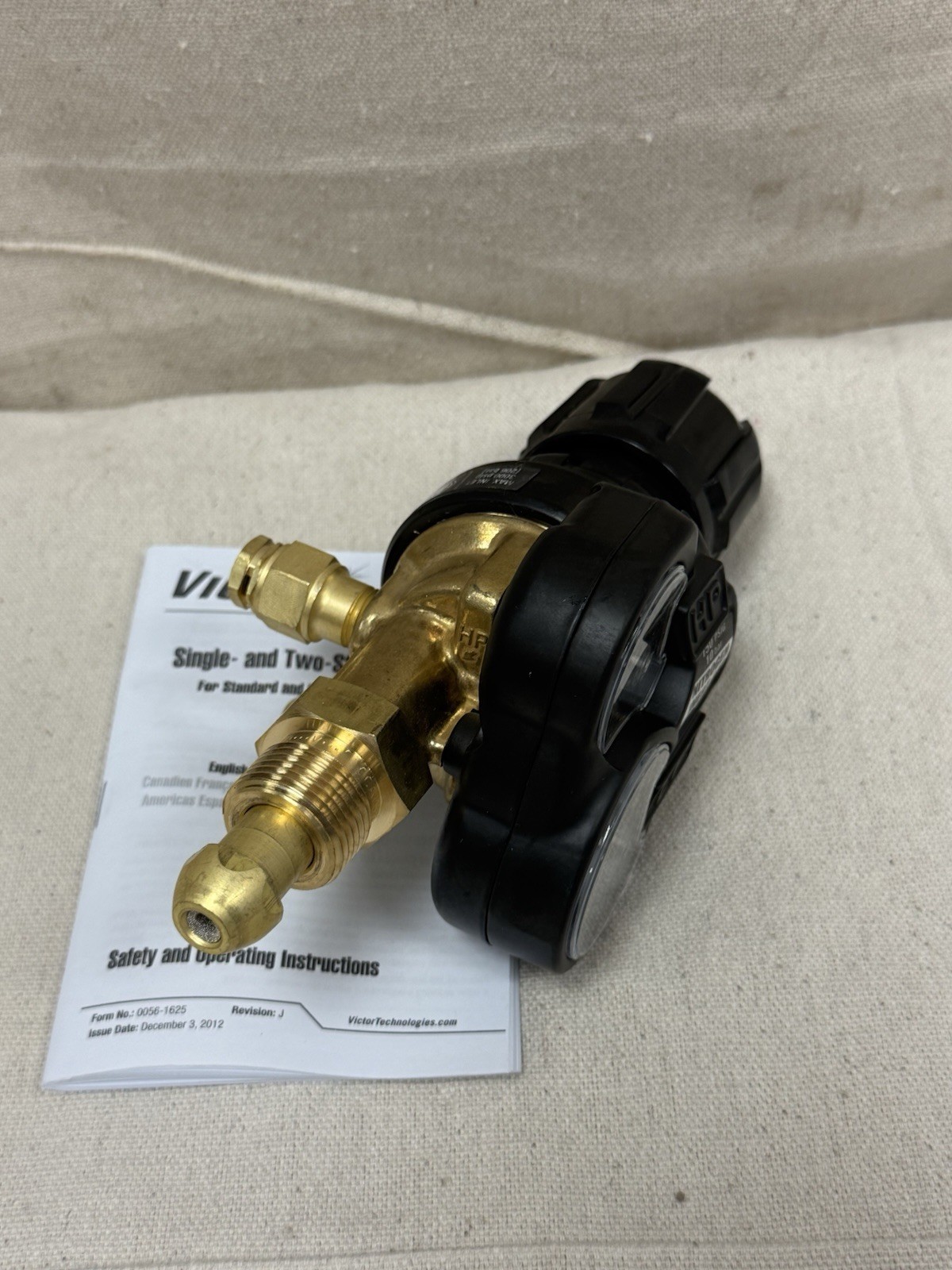 VICTOR 0781-3634 Gas Regulator Single Stage CGA 580 Inlet 5/8″-15 F RH Outlet 15