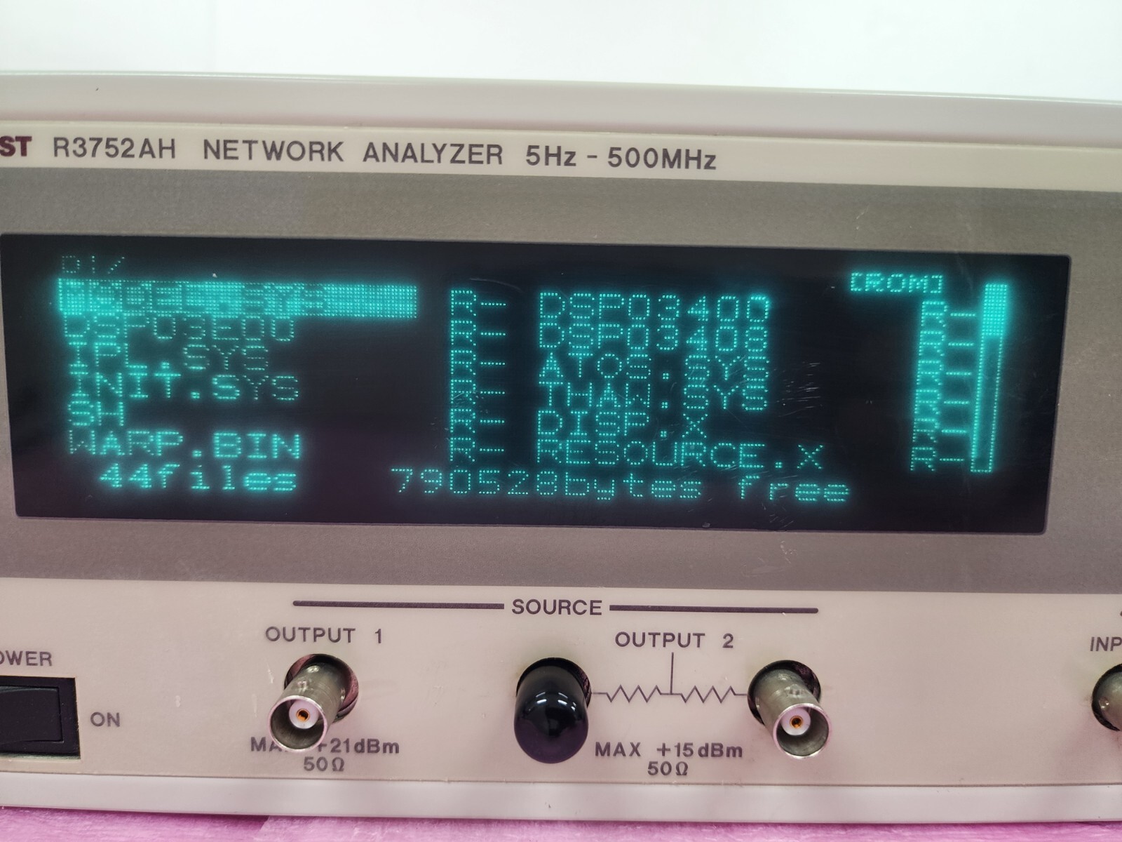 ADVANTEST R3752AH Network Analyzer 5 Hz to 500 MHz, Output 1/2, R, A, B channels