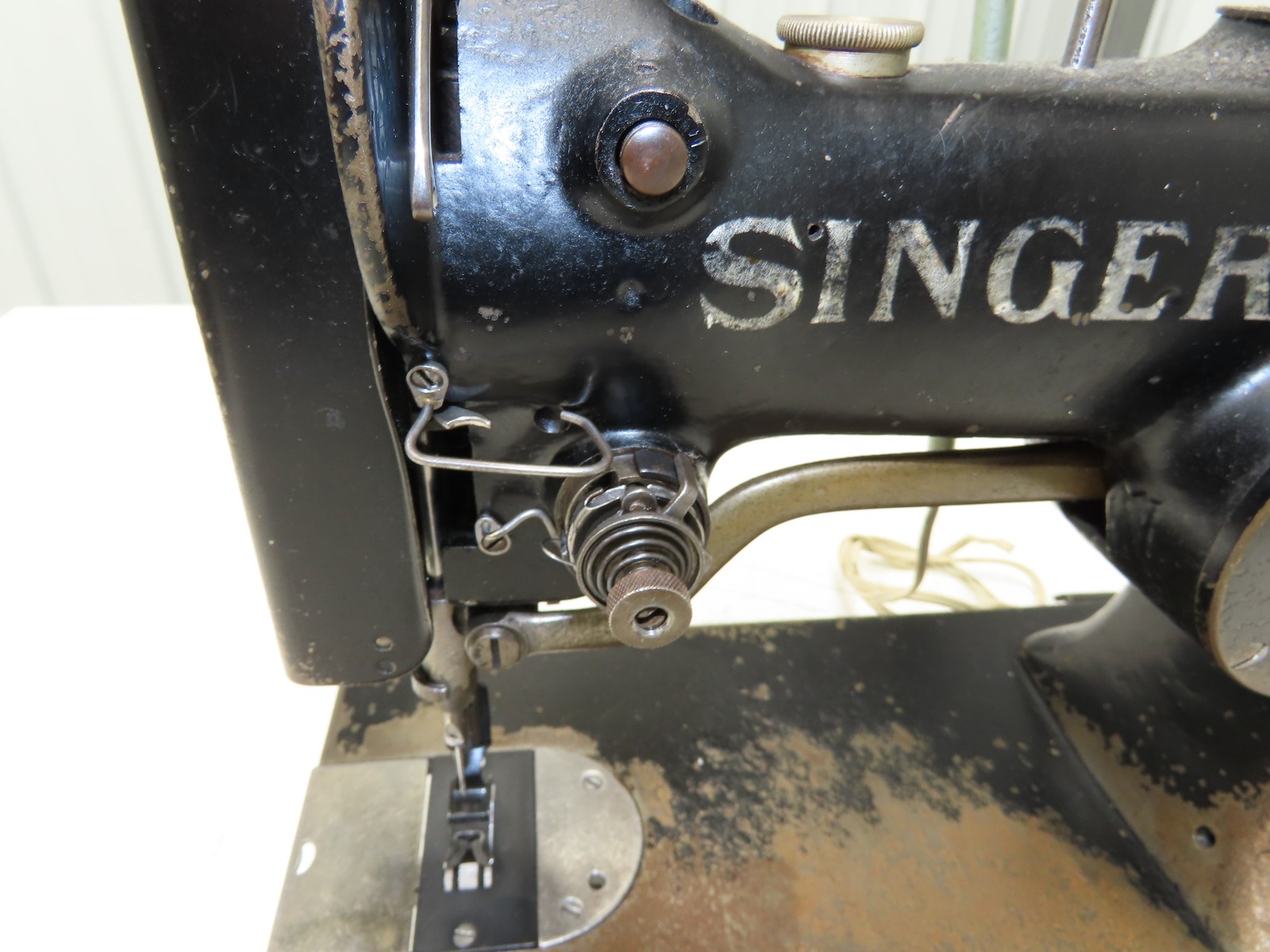 Singer 107W1 Industrial Sewing Machine Head Zig Zag & Straight Vintage
