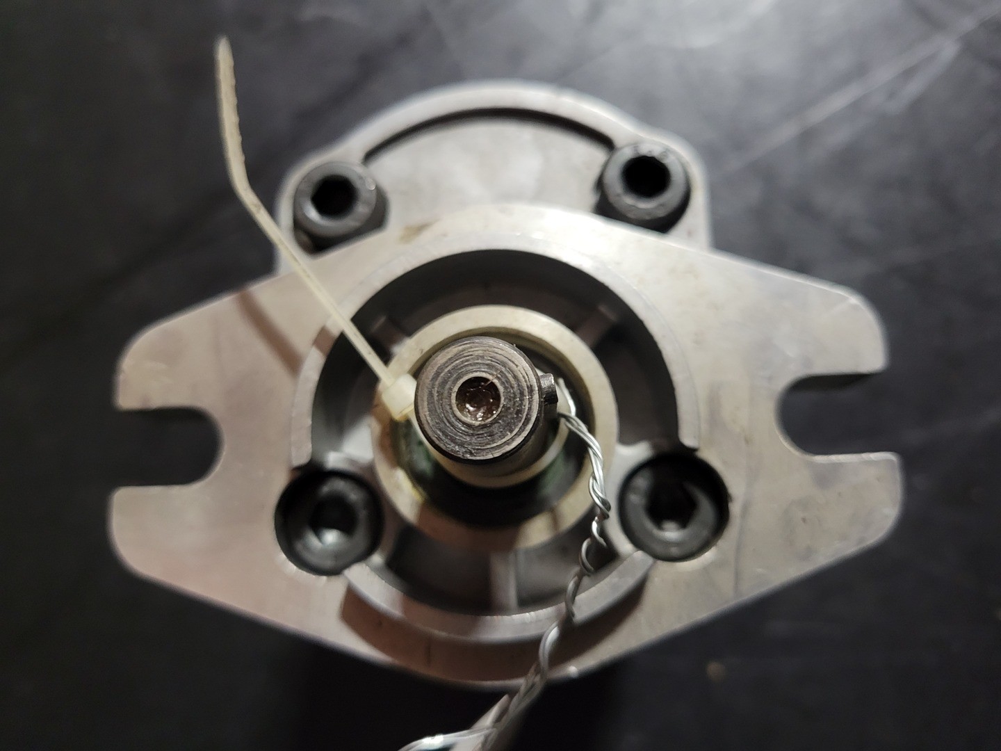 DYNAMIC FLUID COMPONENTS, INC. 1/2″ dia. Straight Hydraulic Gear Pump Model GP-F