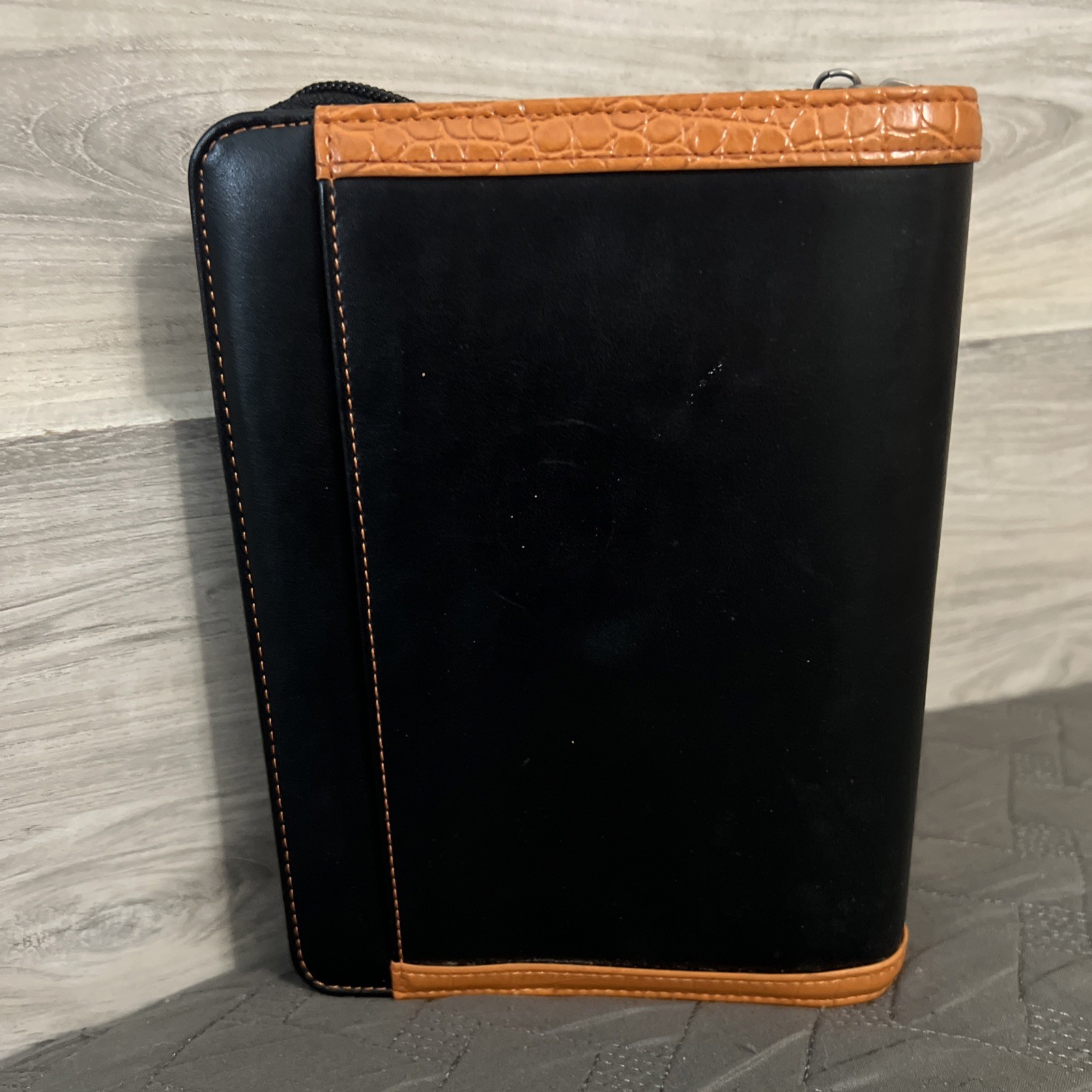 Franklin Covey 365 Classic 6-Ring Binder Organizer Black Orange Crocodile Zip