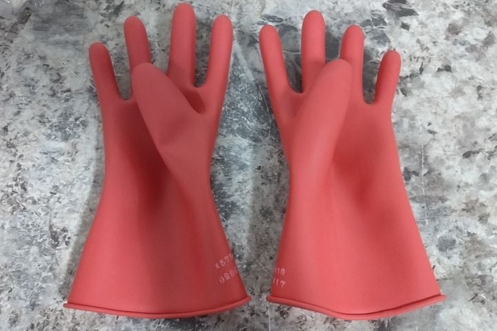 Salisbury GK011R/10 Size 10 Class 0 Red Electrical Glove Kit (BW)