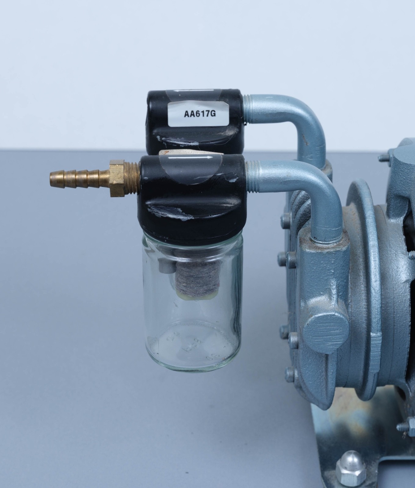 GAST Vacuum Pump 0211-143-G8CX – Excellent Working Condition