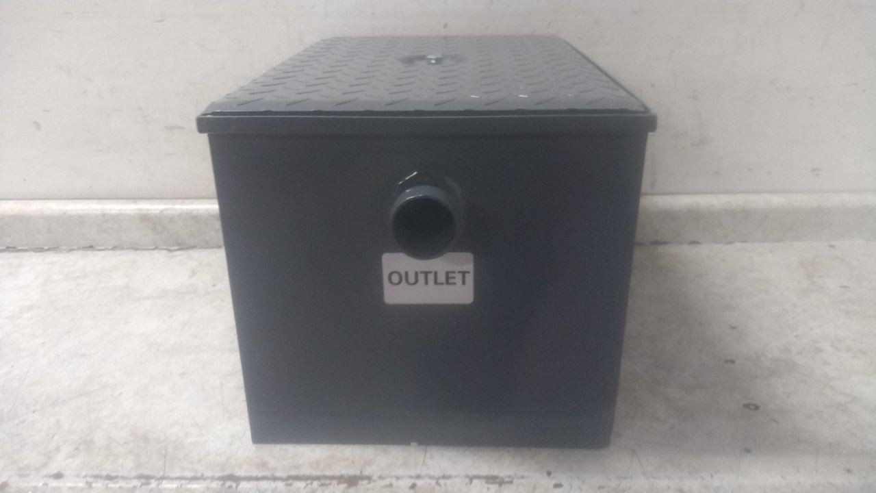 Watts WD-15 2 In Pipe Inlet/Outlet Size 15 GPM 30 Lb Capacity Grease Interceptor