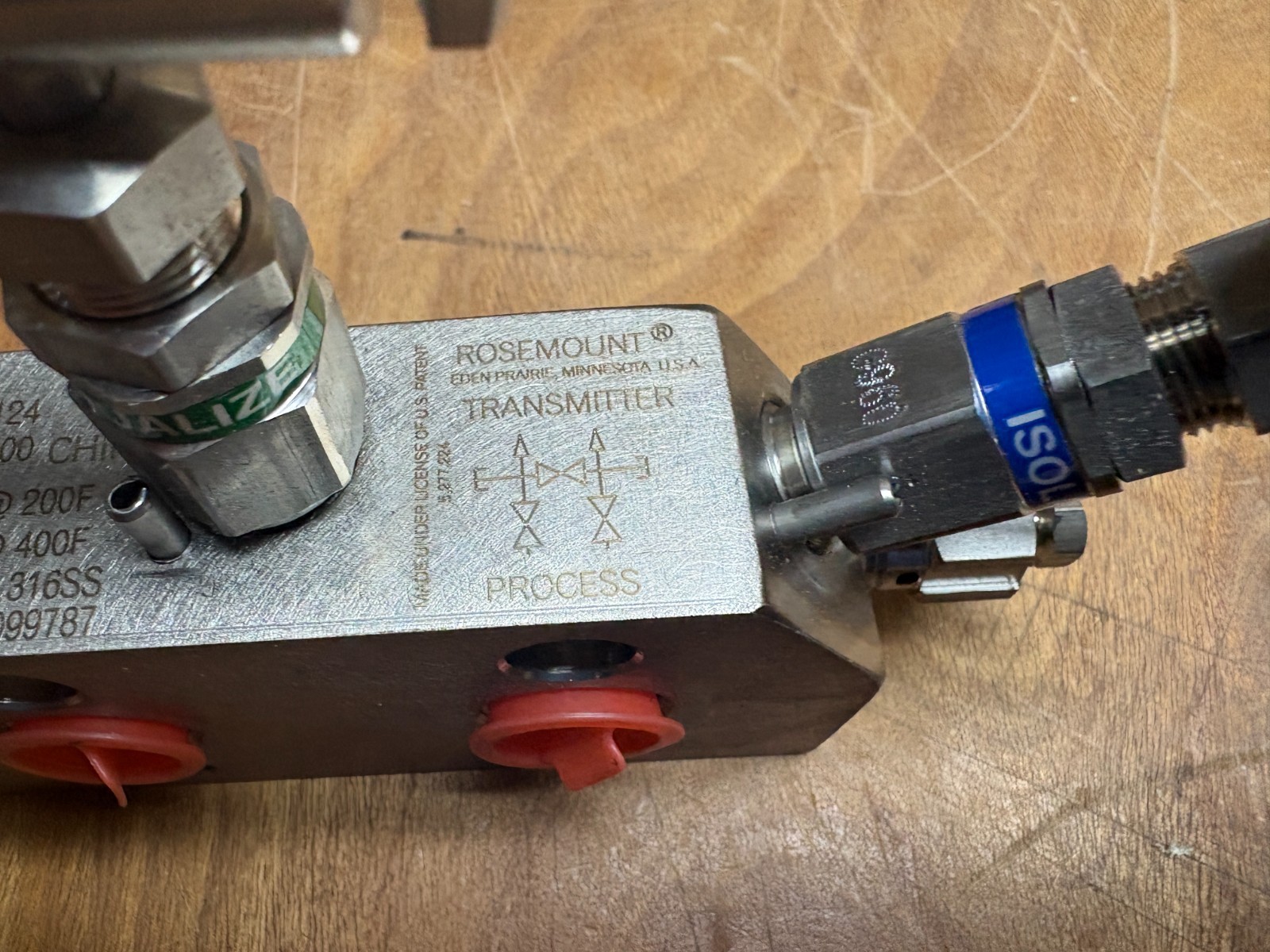 Rosemount TRANSMITTER C305121124-0000 MWP 6092 PSI @200F 4000 PSI @ 400F(D10/1)