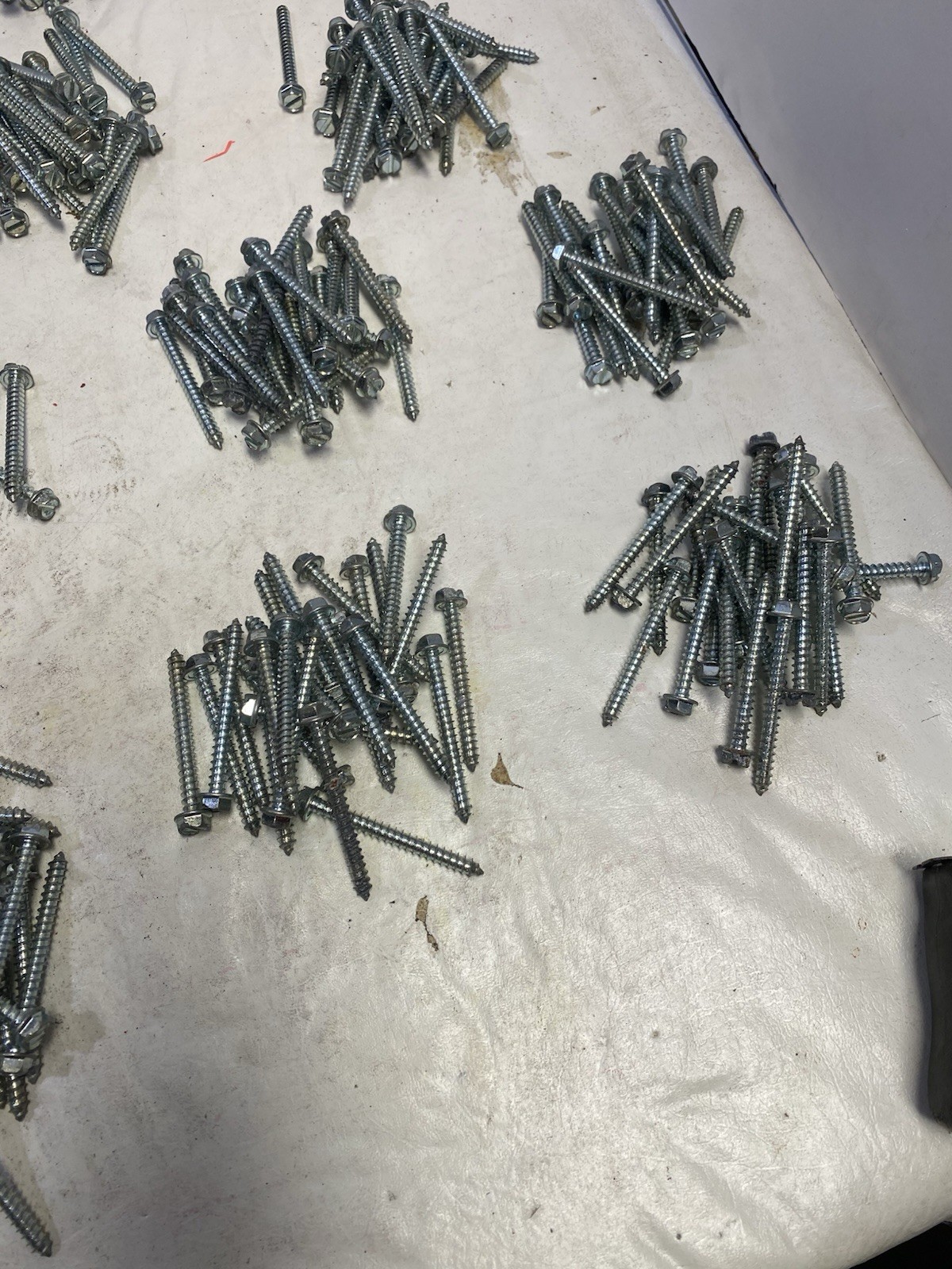 (200 Pcs.) Hex Head 3/8 x 2-1/2 Lag Bolts A307 Zinc Plate Wood Screws Huge Lot