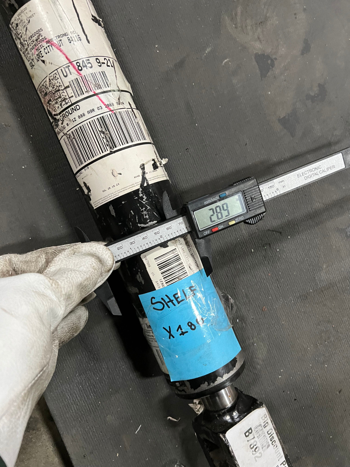 Garrison Hydraulic Welded Cylinder 2.89″ OD x 23.5″ Retracted x 1.25″ Rod