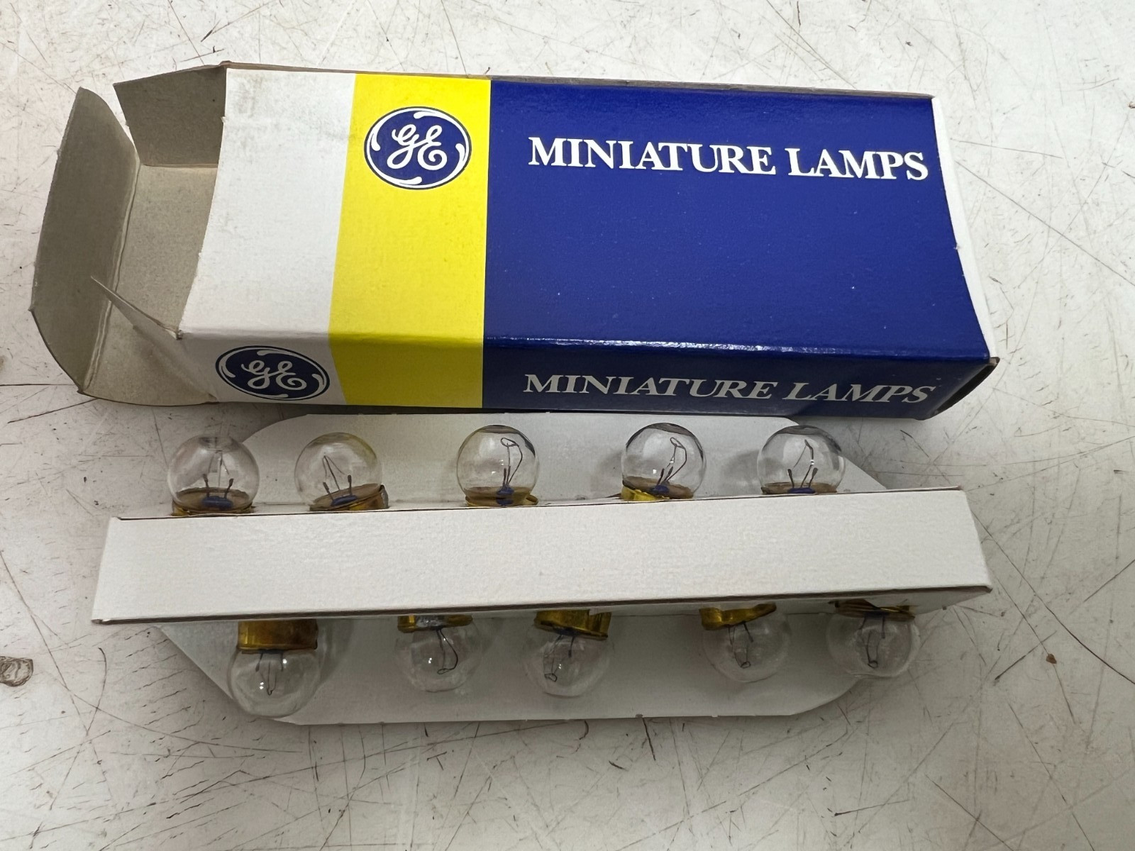 🤪 10) NEW GE GENERAL ELECTRIC MINIATURE LAMP 53 BOX OF 10