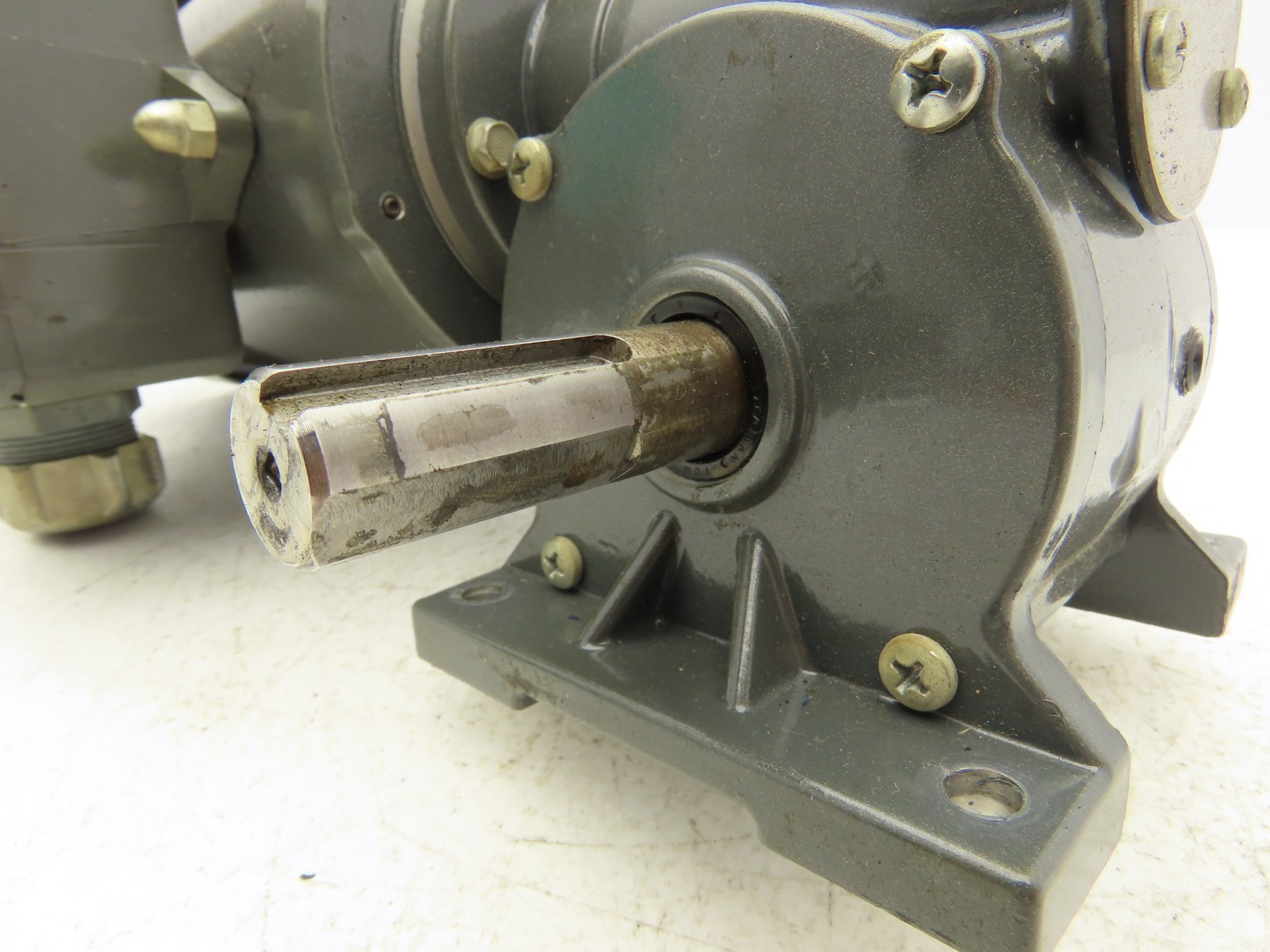 Baldor GM3340 AC Gearmotor 40:1 Reducer 1/4 Hp 42RPM 208-460V 3Ph RH Output
