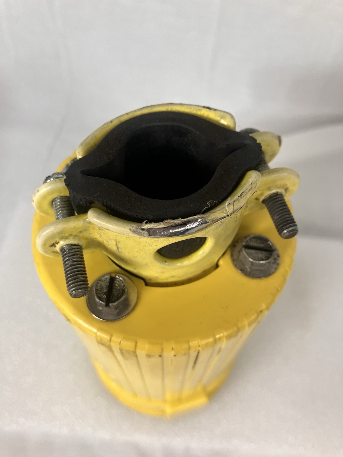 ✅✅Hubbell HBL26418 Hubbellock Connector 3 Pole 60 Amp 600V Female Connector