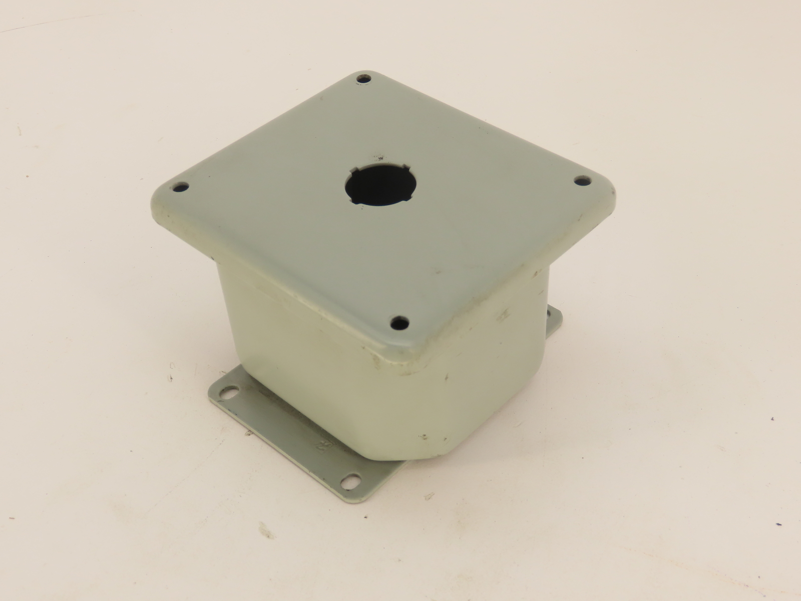 Hoffman ED1PB2 Pushbutton Enclosure, Type 4, 1 Hole, 3.5 X 4 X 2.75 In.