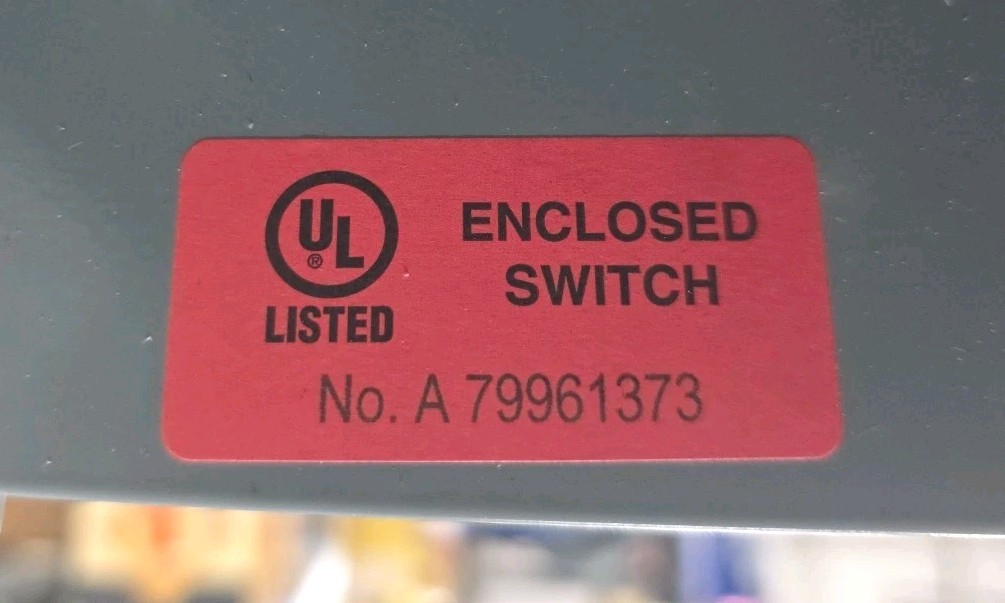 Square D Electrical Breaker Box D221NRB Series E3 General Duty Safety Switch 30A