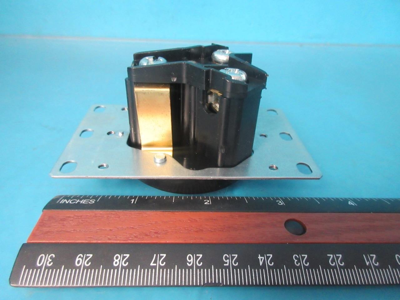 8 LEVITON 7313 FLUSH INDUSTRIAL OUTLET 2P 3W 30A 125V TT-30R POWER RECEPTACLE