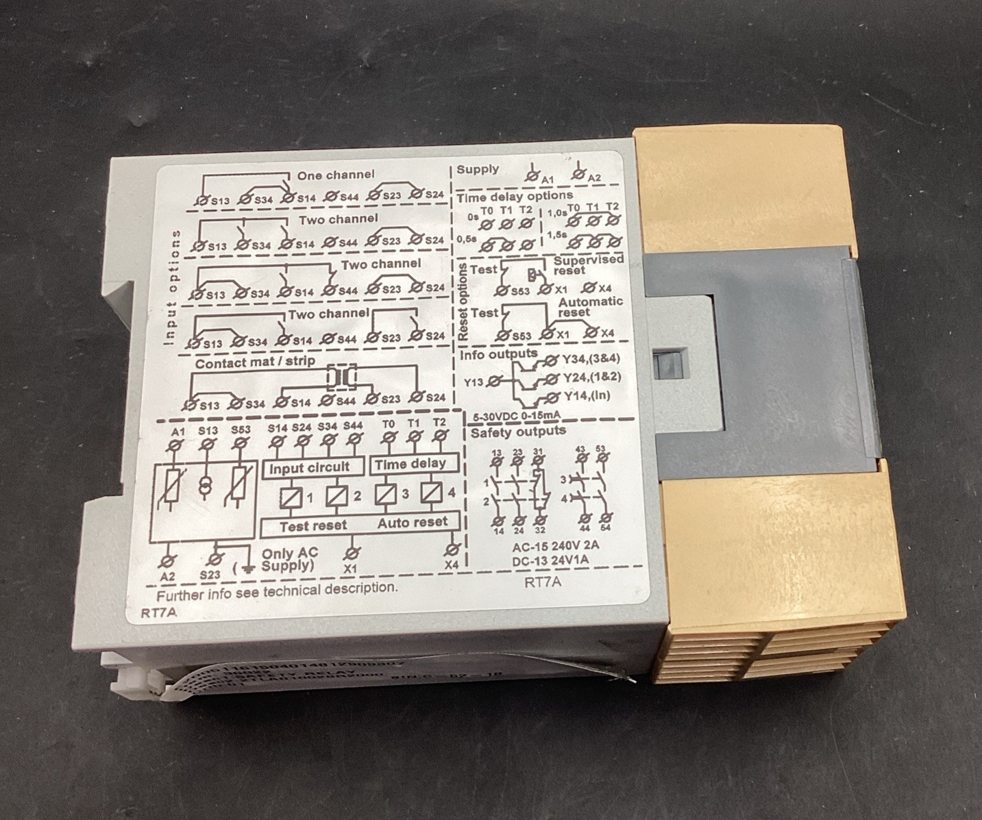 Used ABB 2TLA010028R2000 RT7A 24VDC 0-1.5S Safety Relay Free
