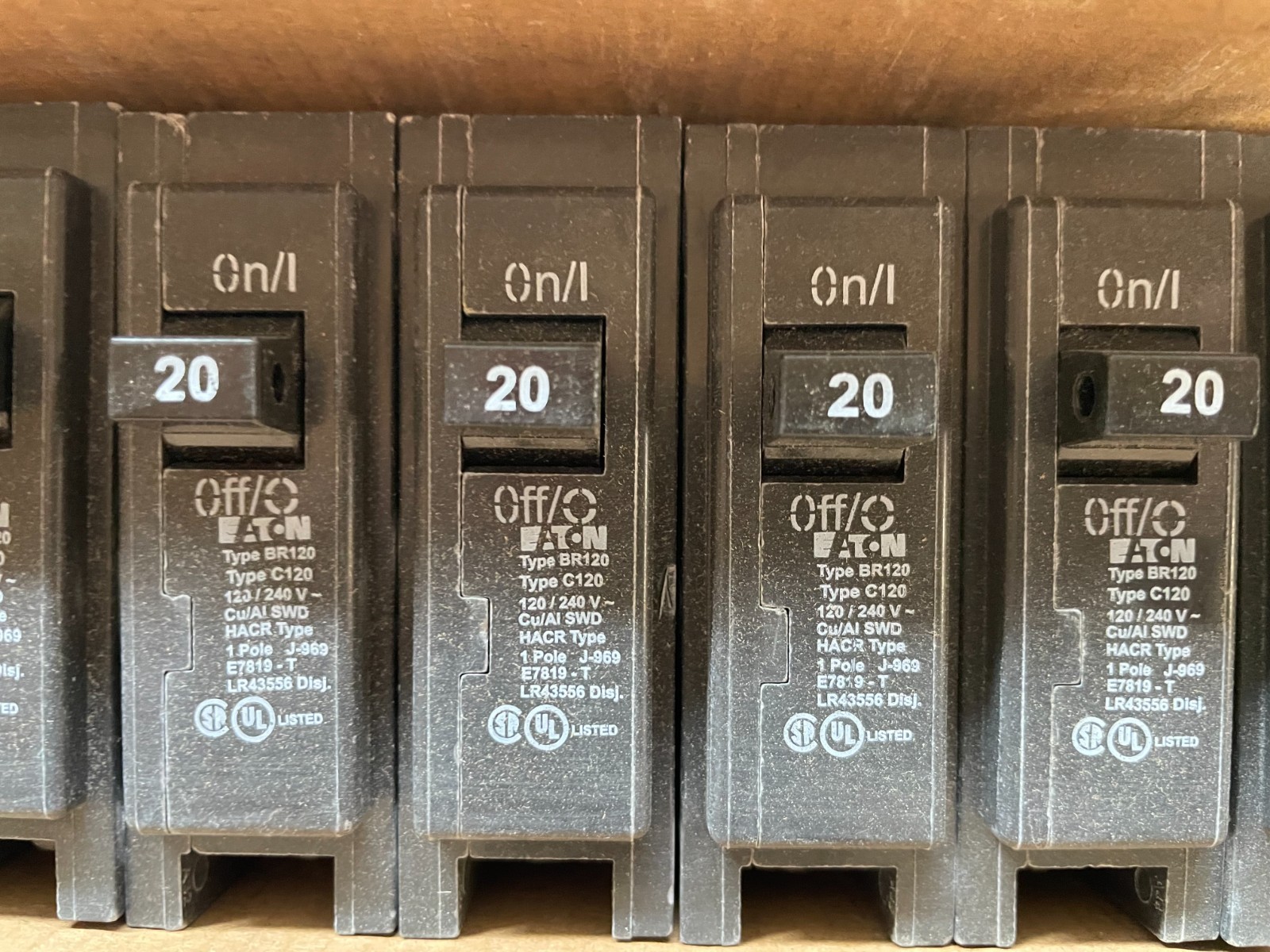 10 NEW – Eaton BR120 20 Amp 120/240 VAC 1 Pole Type BR Plug- On Circuit Breaker