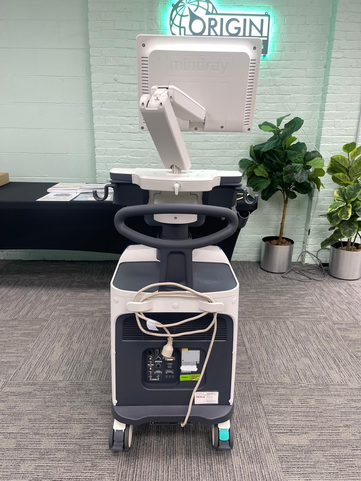 Mindray DC-8 EXP Ultrasound System w/ 2 Transducers