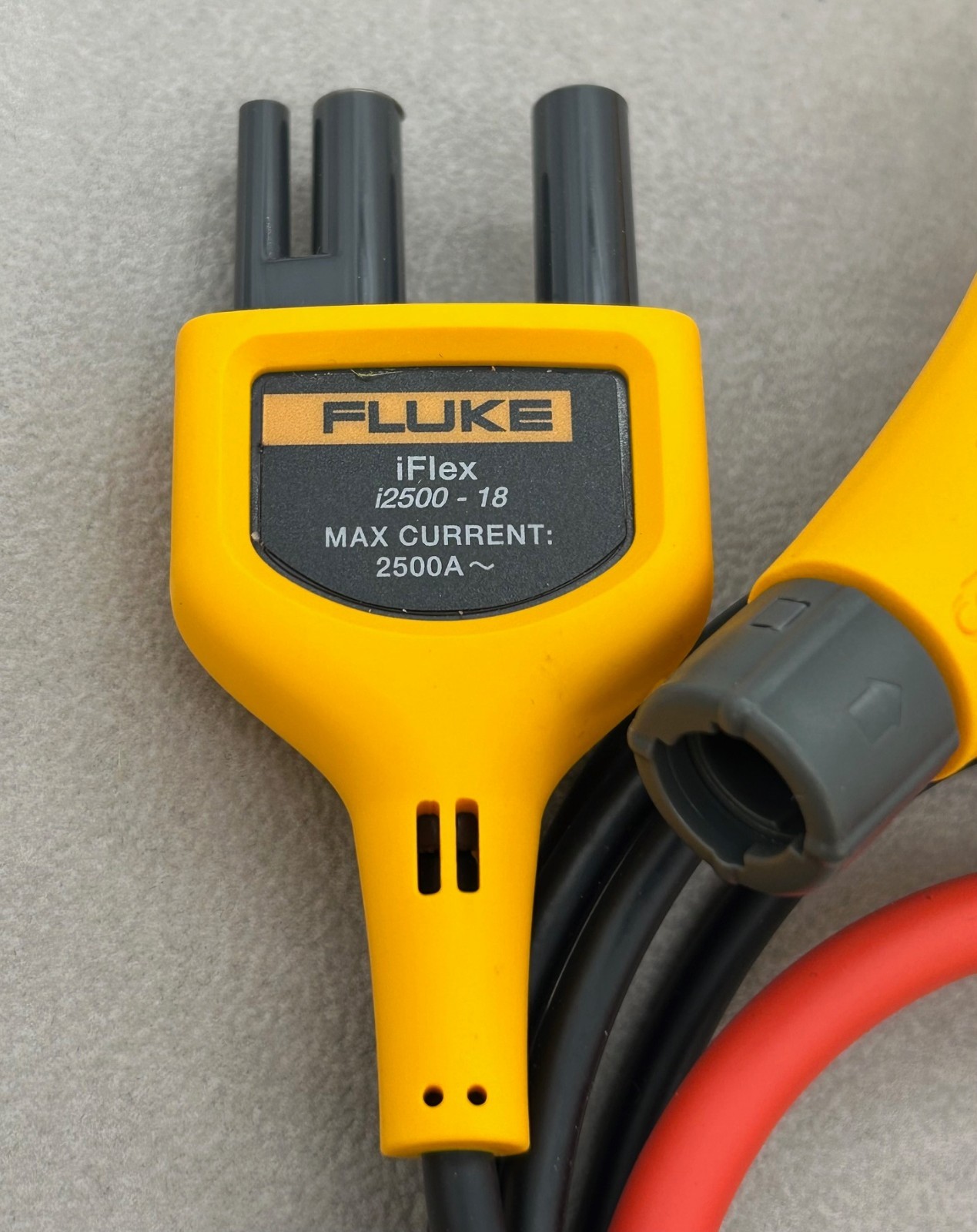 Fluke 393 FC Cat III 1500V TRMS Clamp Meter with Iflex i2500-18 – MINT used once
