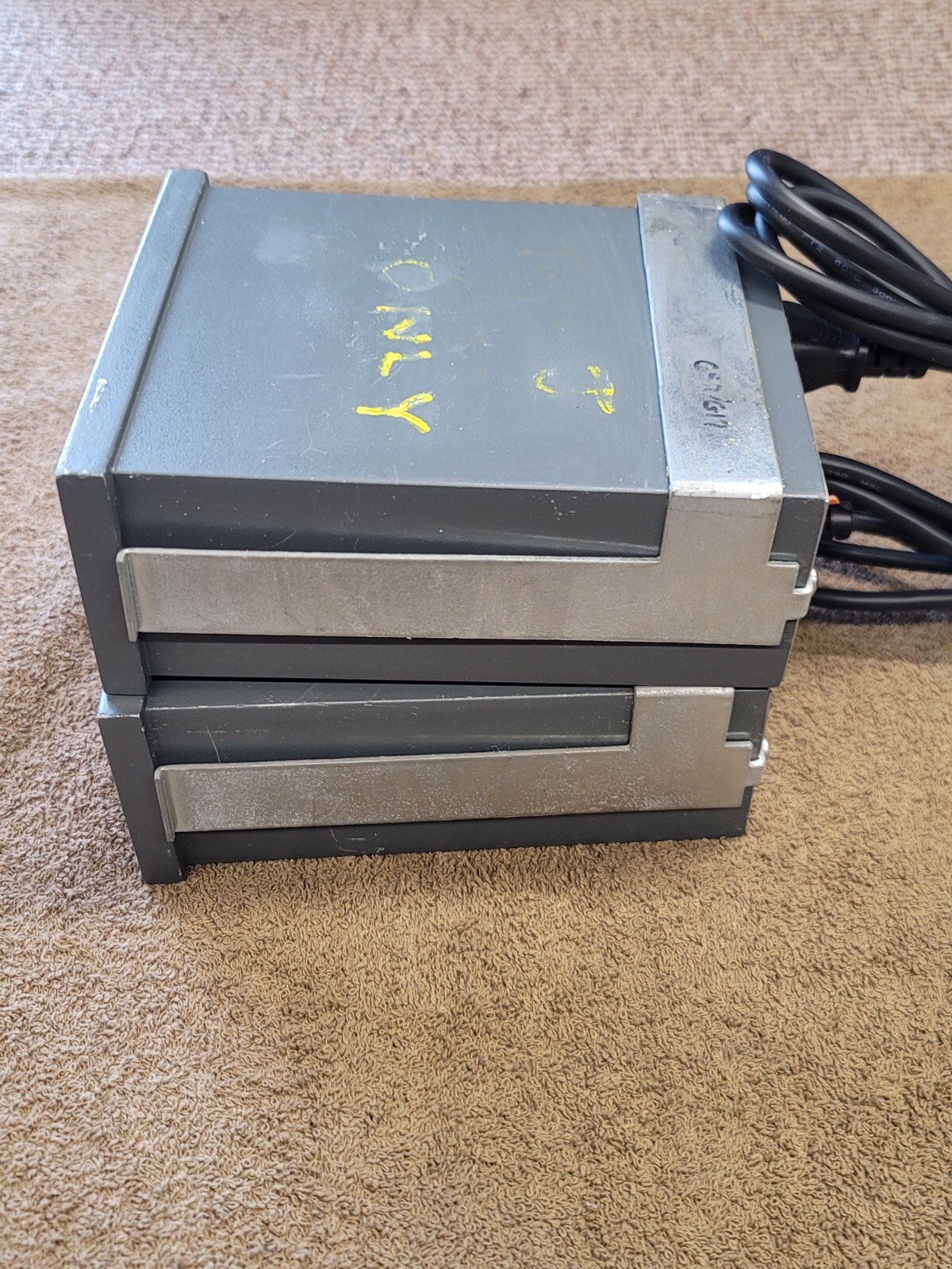 2 VAS Engineering Doric 400 Series 410A 100-125VAC Digital Temperature Indicator