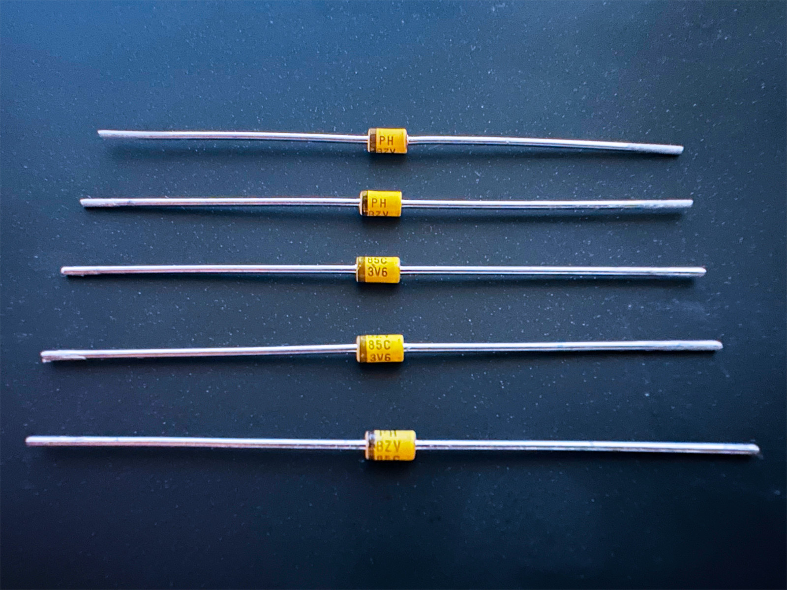 25Pcs BZV85-C3V6 PHILIPS Zener Diode 3.6V 1.3W 5% DO-41
