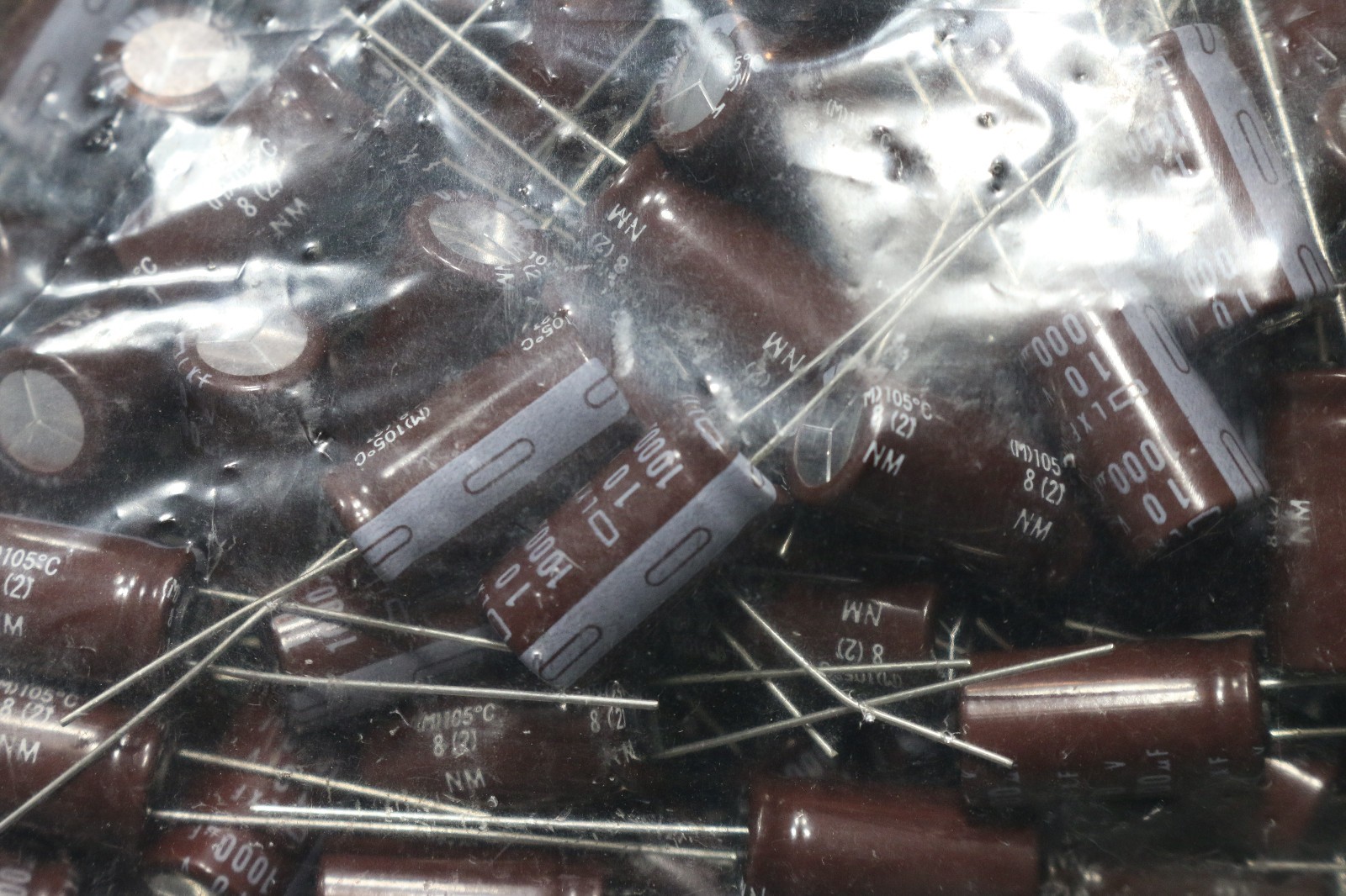 200pc Nippon Chemi-Con LXF10VB1000M 1000uF 10V 105C Radial Electrolytic NOS NCC