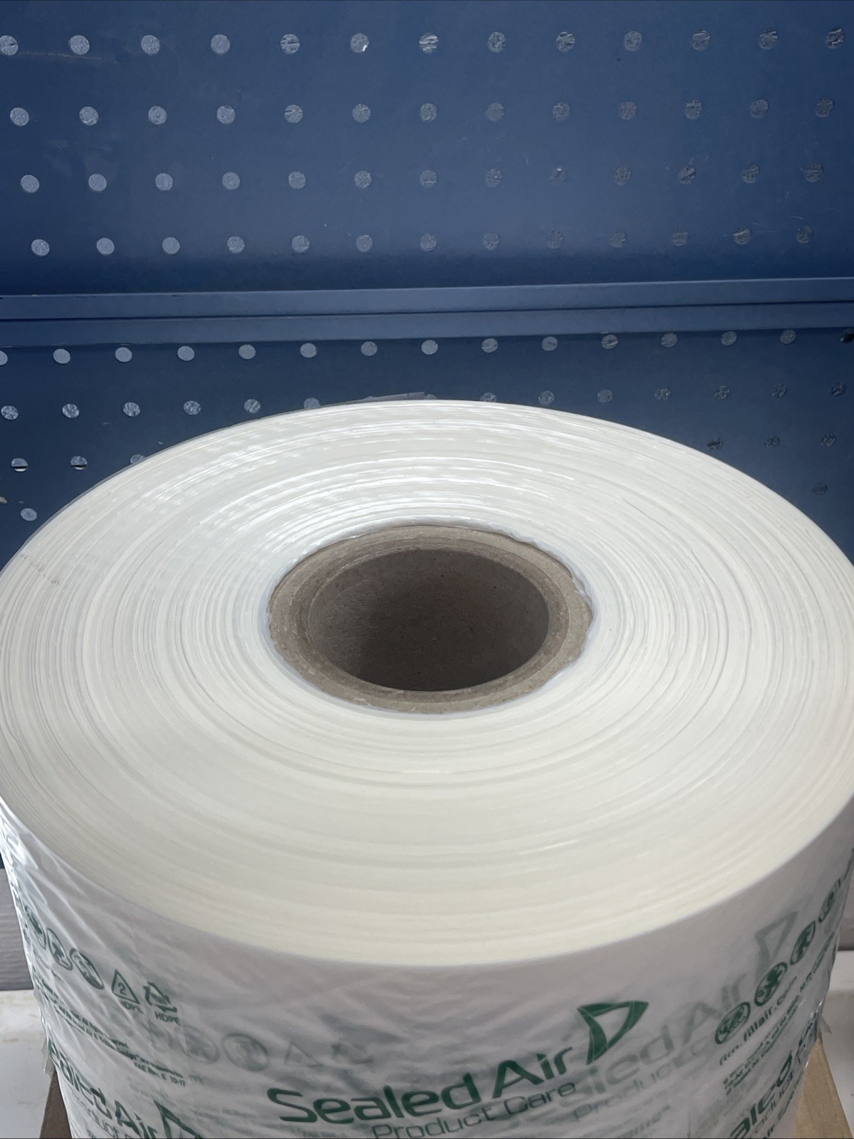 8” x 3” SEALED AIR Fill-Air Extreme Bubble Pillows Film Roll 4200’, 100930954