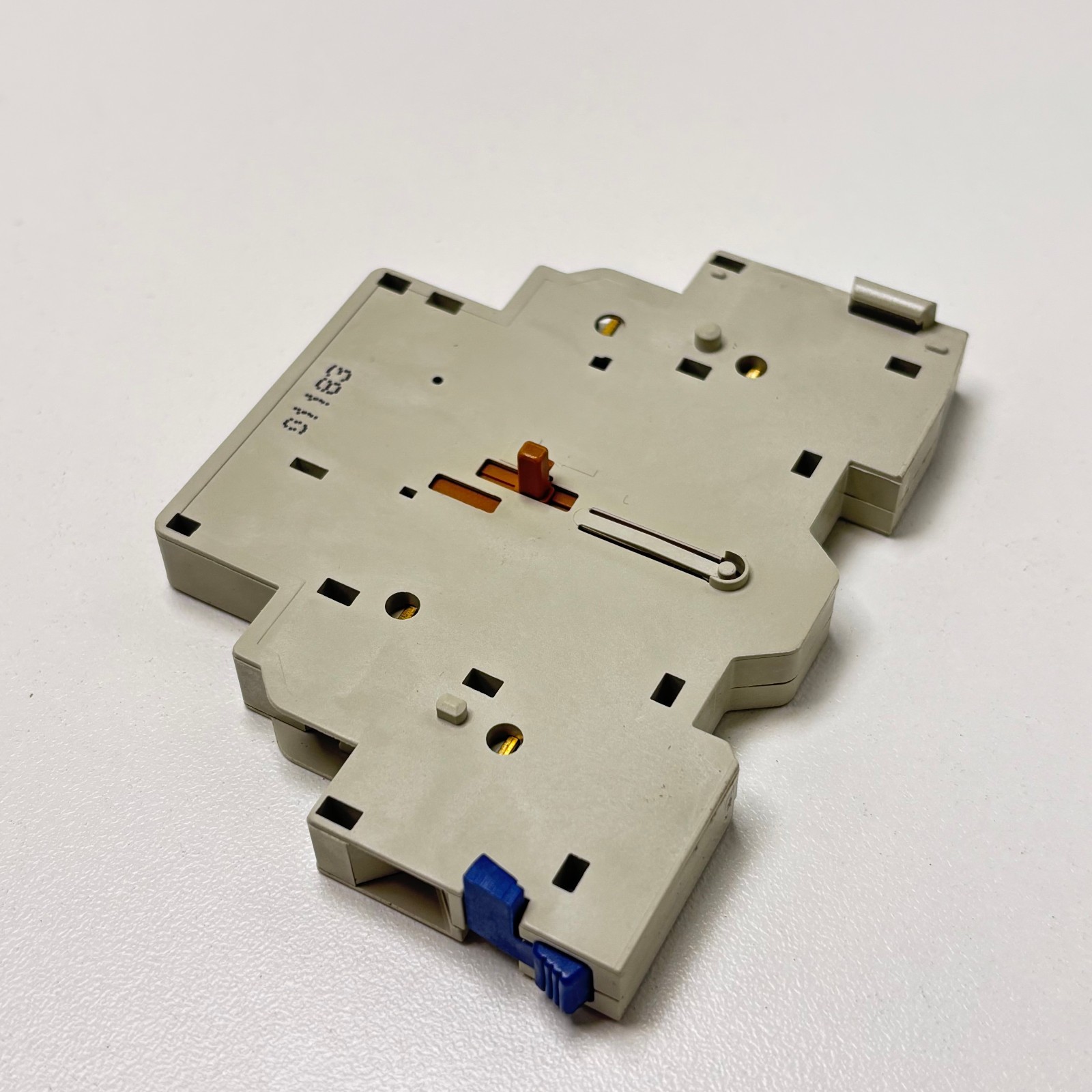 TELEMECANIQUE GV2-AN11 AUXILIARY CONTACT BLOCK 690V MODEL GV2AN11