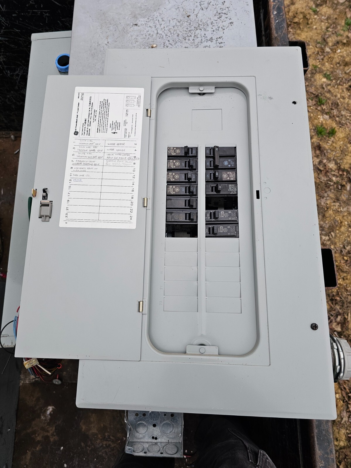 GE Power Mark Gold Load Center 125 amp 120/240 Volt 1 Phase 3 Wire Cat#TLM24BC