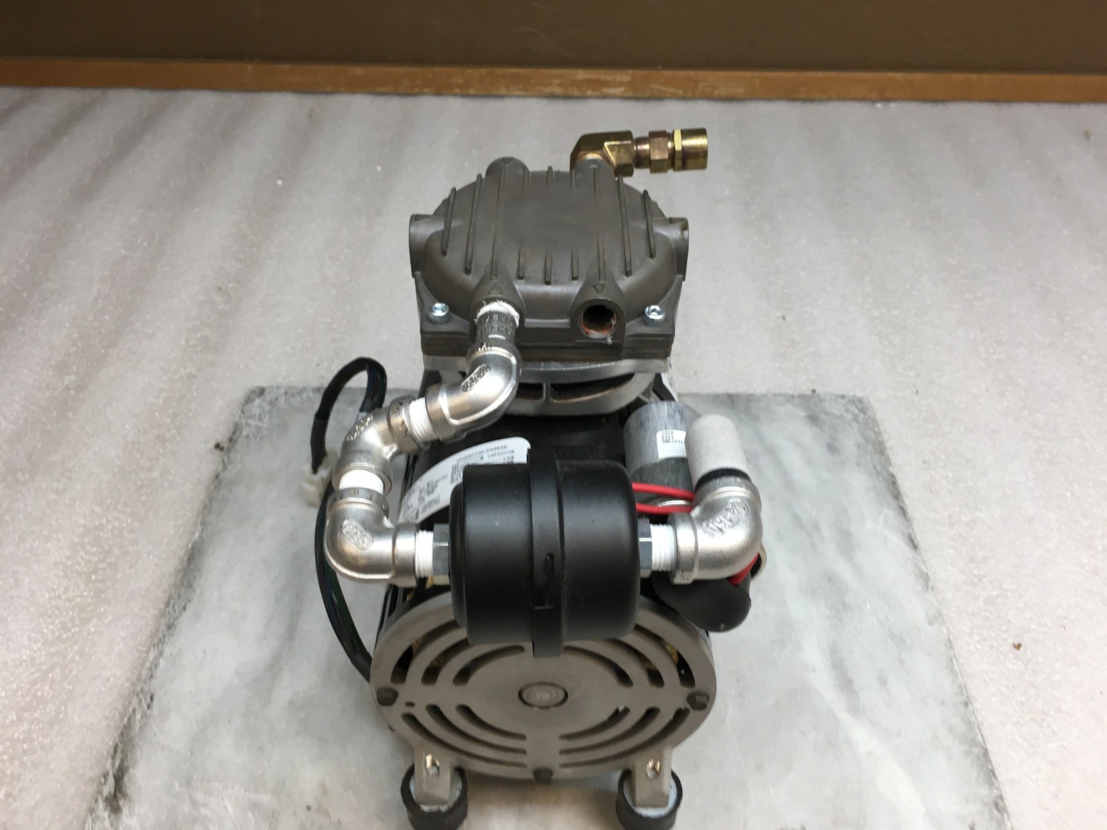 GAST 74R135-P123-H200X 1/4HP 100PSIG 110V 7185-0085 Rocking Piston Vac Pump