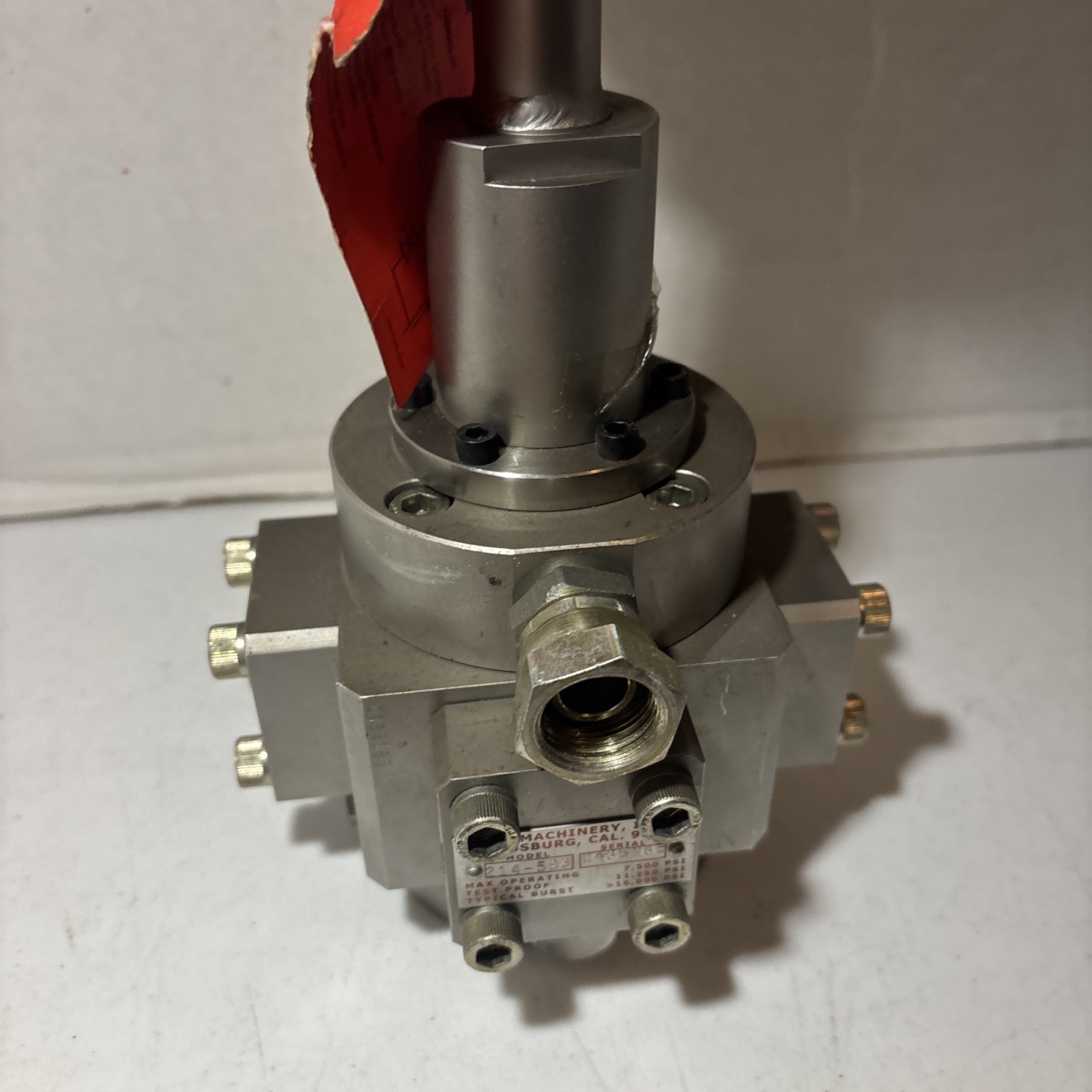 Max Machinery 286-313 5-30V Flow Transmitter W/ 214-593 Piston Flow Meter