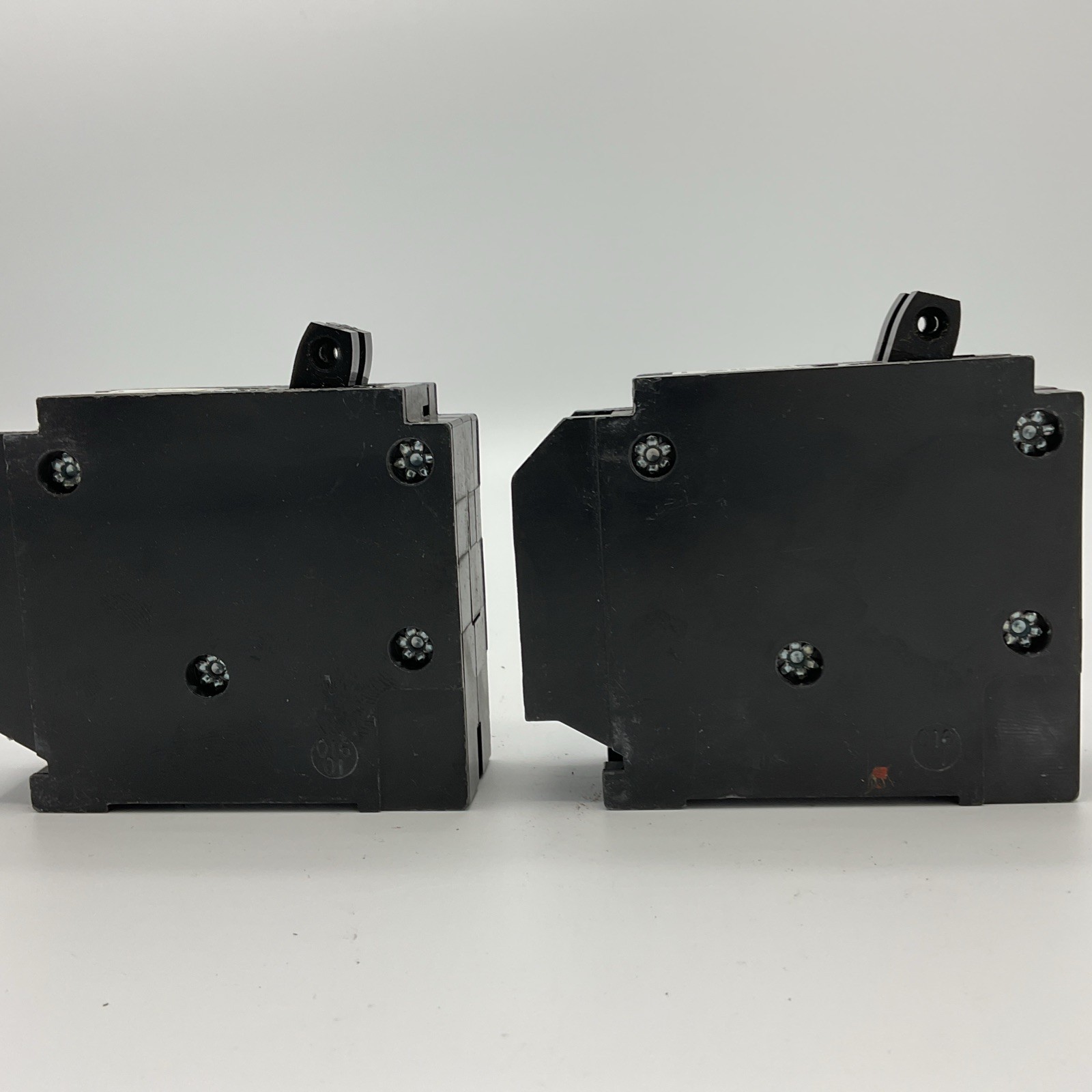 Square D HOMT2020 20 Amp 1-Pole 120V Tandem Circuit Breaker
