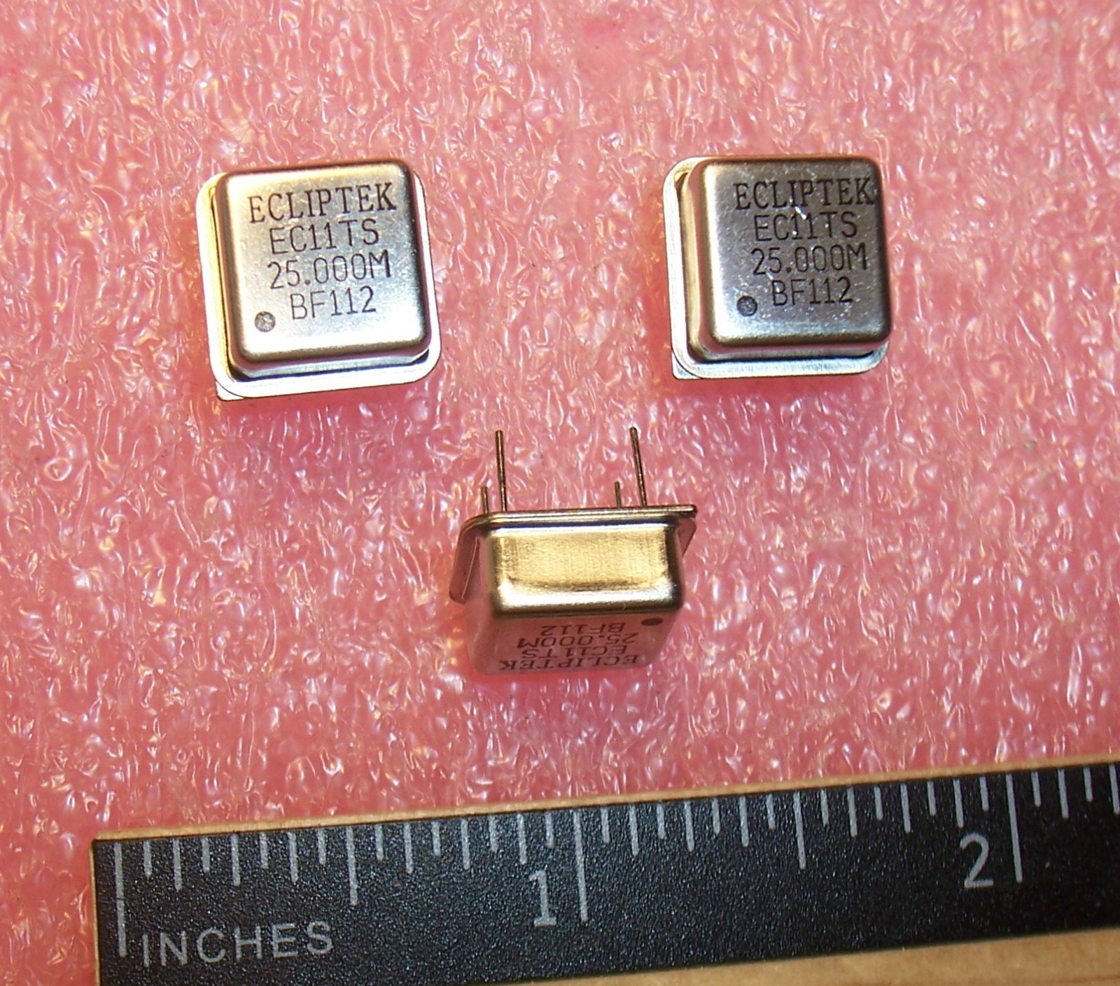 QTY (10) 25 MHz 1/2 SIZE OSCILLATORS 5V HCMOS TTL TRI-STATE EC11TS-25.000MHz