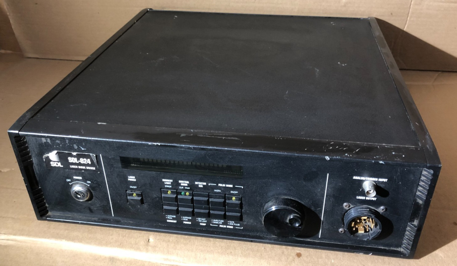 SDL SDL-824 TUNABLE LASER DIODE DRIVER 824 W/Key Part or Repairs