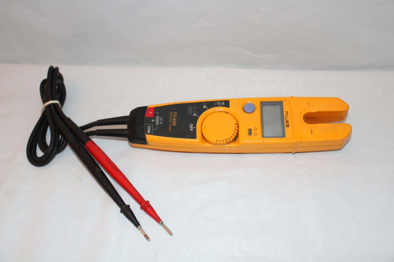 Fluke T5-600 Clamp Meter Continuity Current Electrical Tester CAT iii 600V