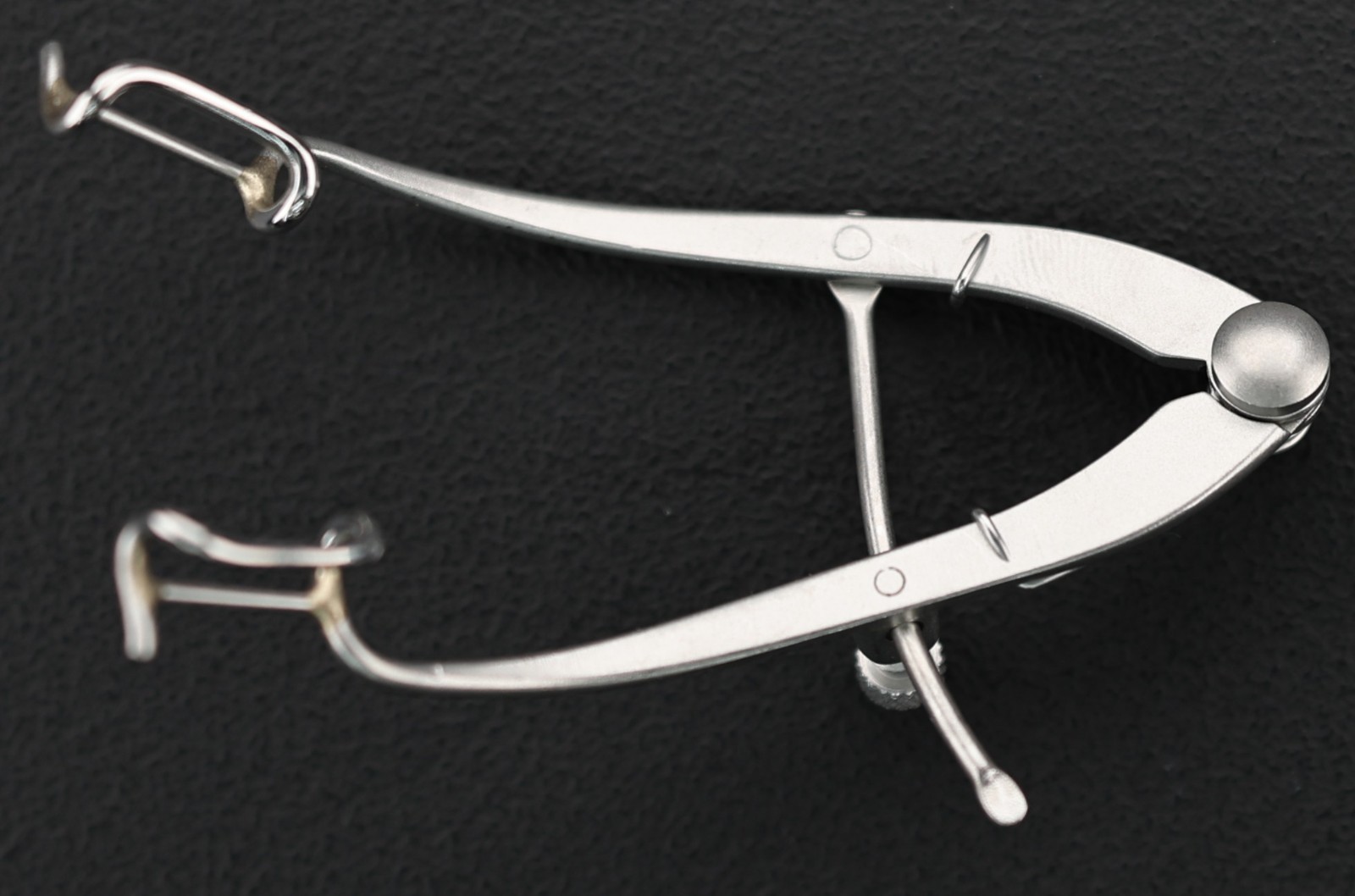 Storz E4051 Williams Eye Speculum, 11mm Blades 41mm Spread, Pediatric Model 2.7″