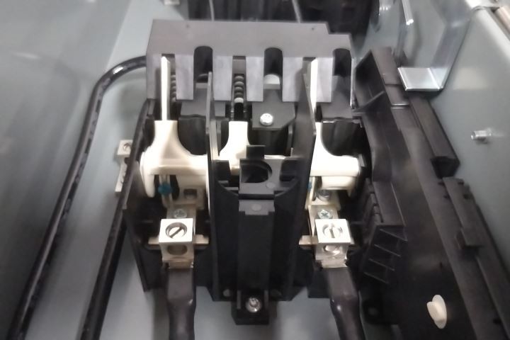 Square D DTU223RB 240VAC 100 A Single Phase Heavy Duty Non-Fusible Safety Switch