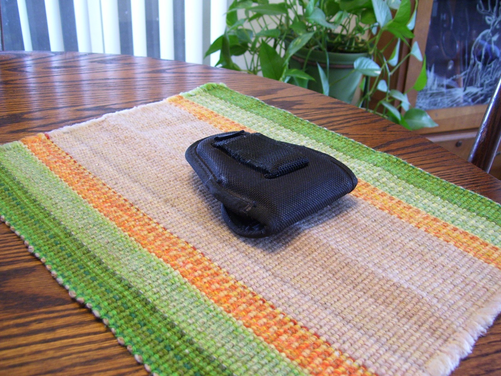 Bianchi AccuMold Sz 1 Blk Nylon Hidden Snap Covered Handcuff Case Holder Holster