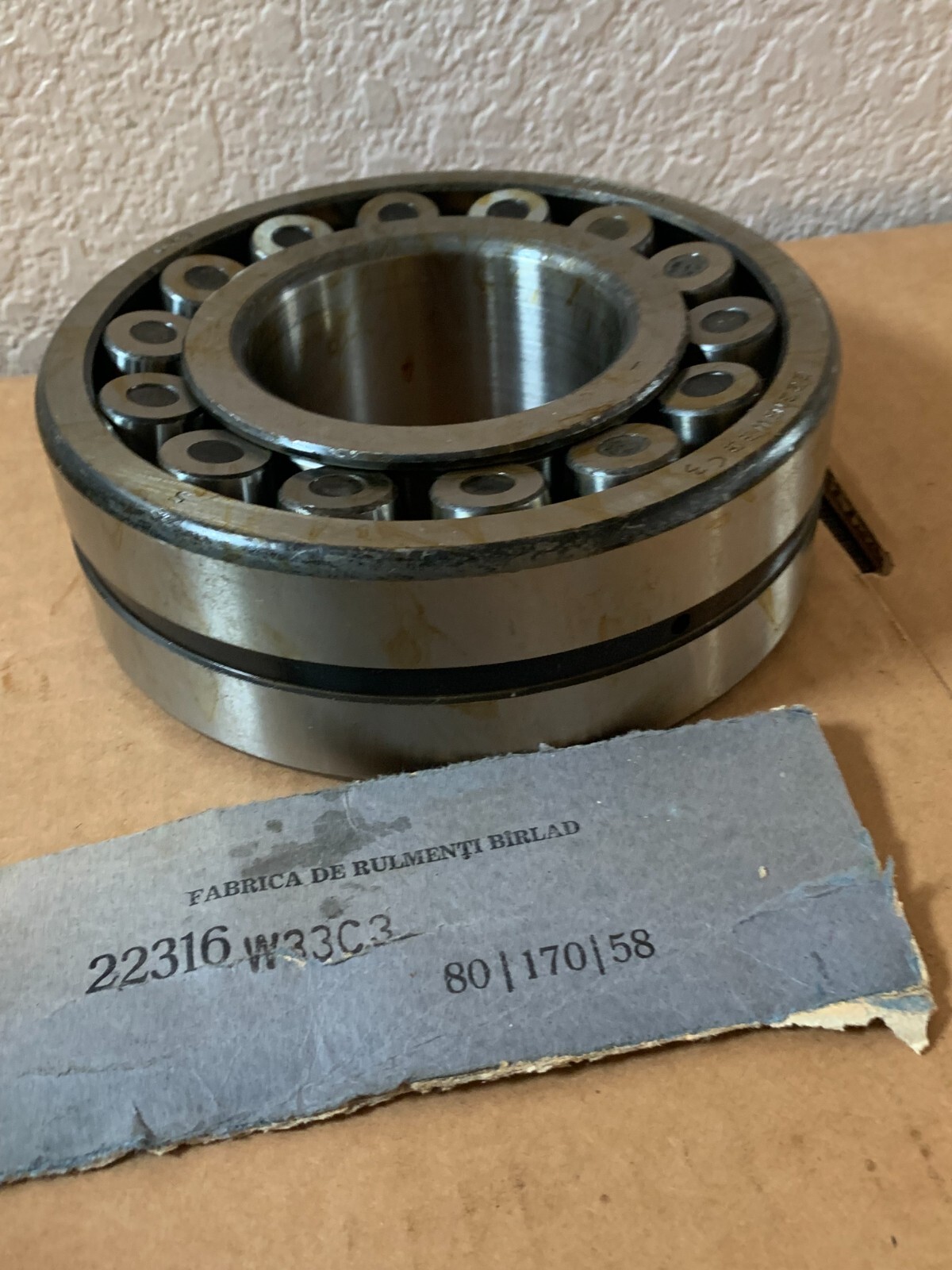 URB Spherical Roller Bearing 22316W33C3 22316 W33 C3 NEW OLD STOCK Romania