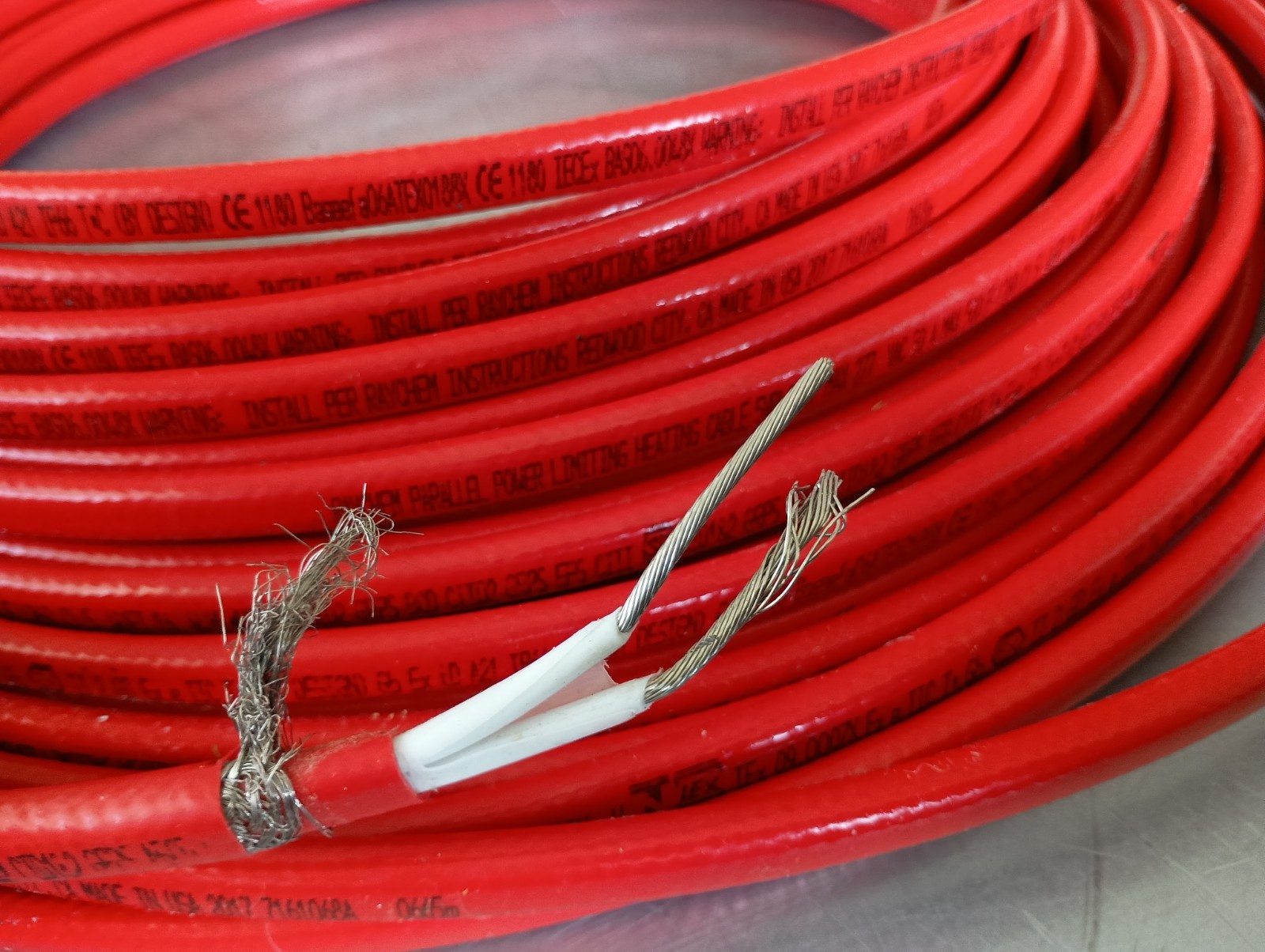 NEW 100 FT RAYCHEM VPL-5VPL2-CT HIGH TEMP SELF REG. HEATING CABLE 5W/FT 277VAC