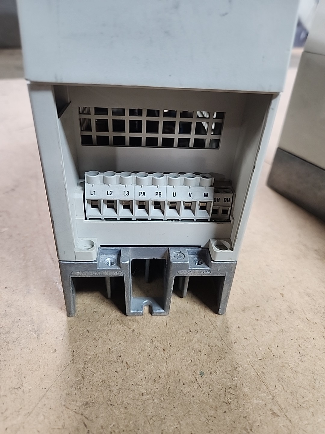 KEB 07.F4.S1D-3420 V1.2 Combivert AC Drive 3PH 1.8KVA 480V 1.8A