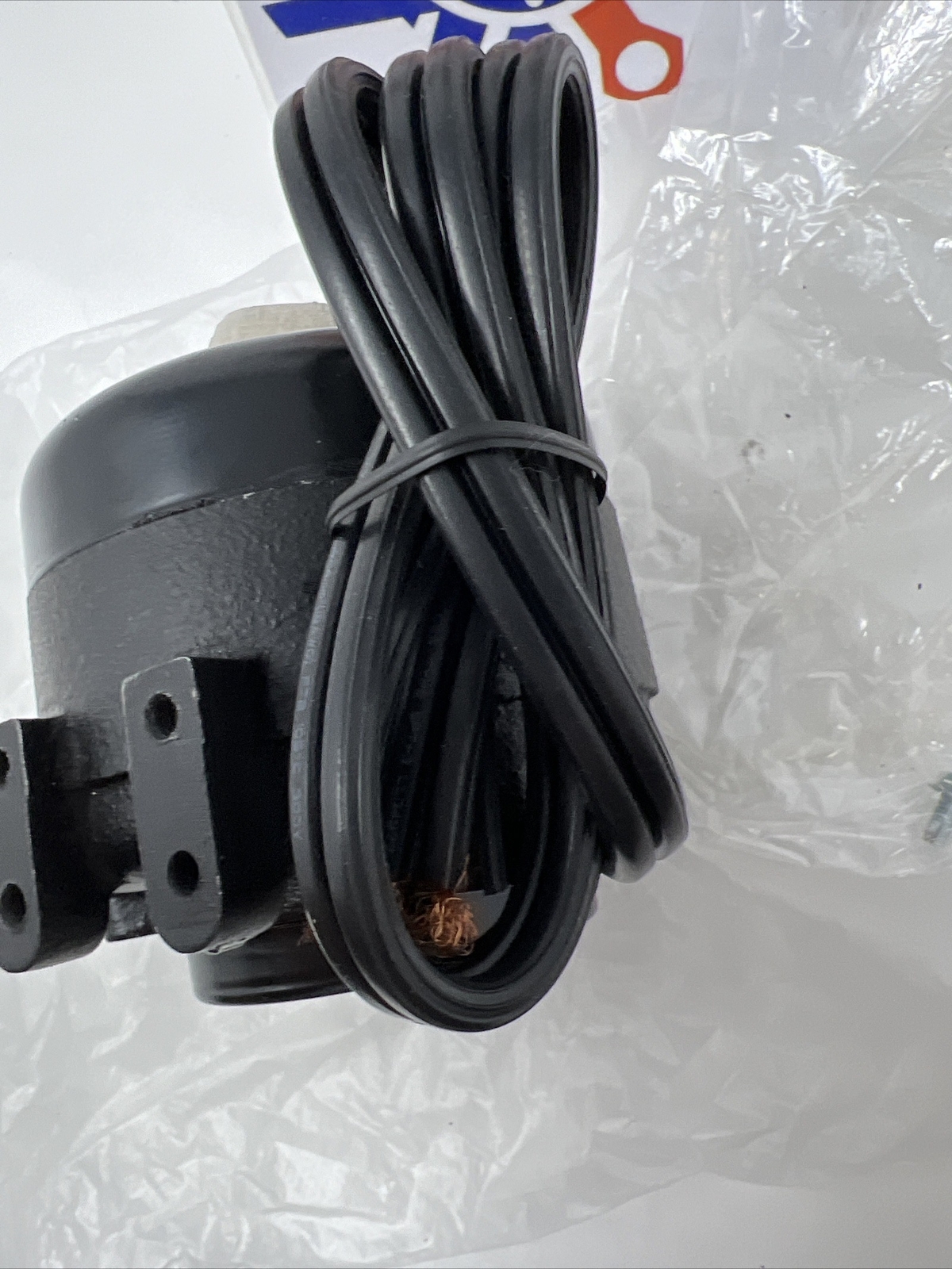 Packard Unit Bearing Motor 65311, 115 Volts, 0.4 Amps , 1550 RPM 1/4 x 20 Thread