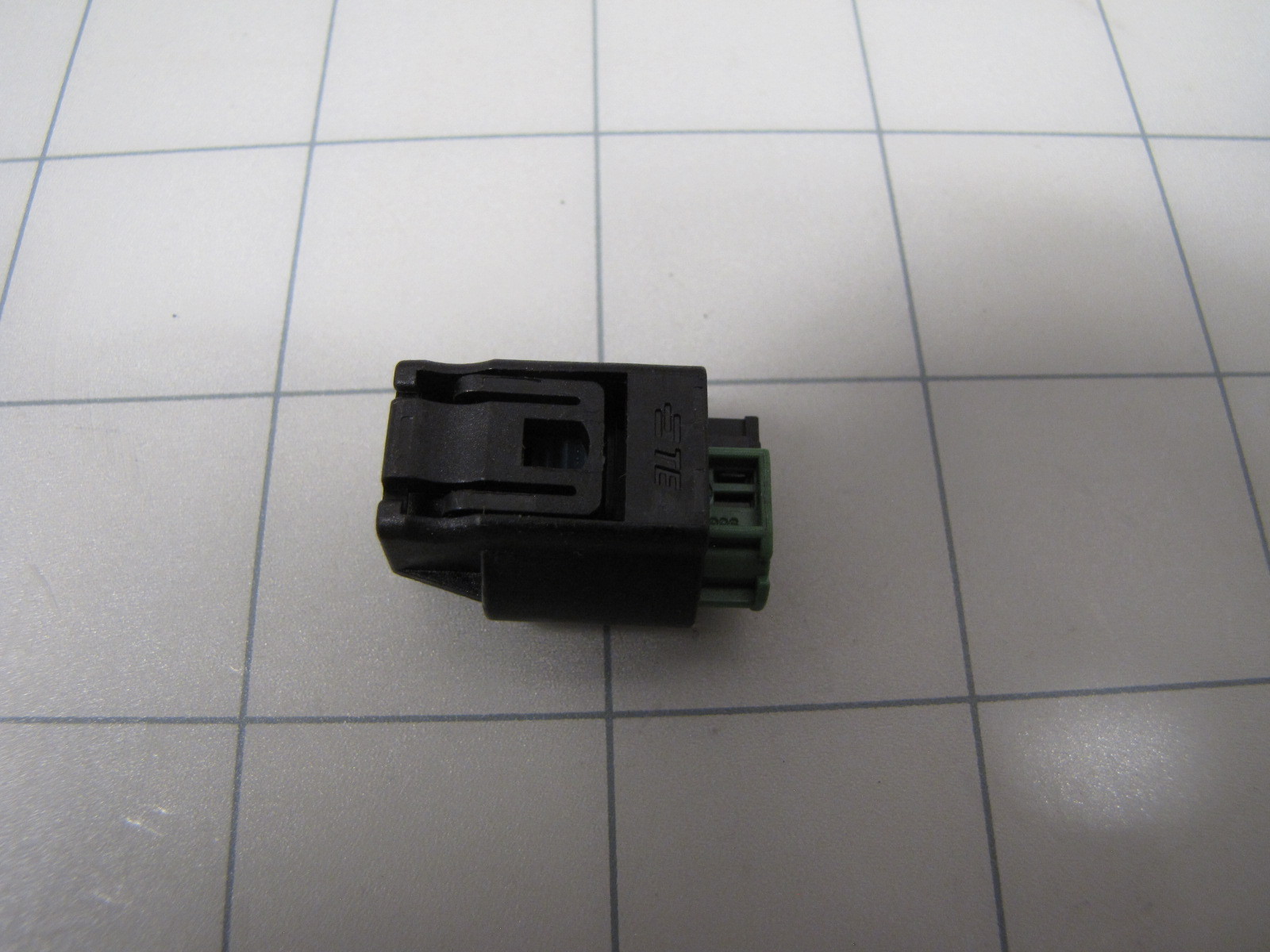 TE Connectivity 1-967644-1 2-Position Rectangular Housing Connector Receptacle